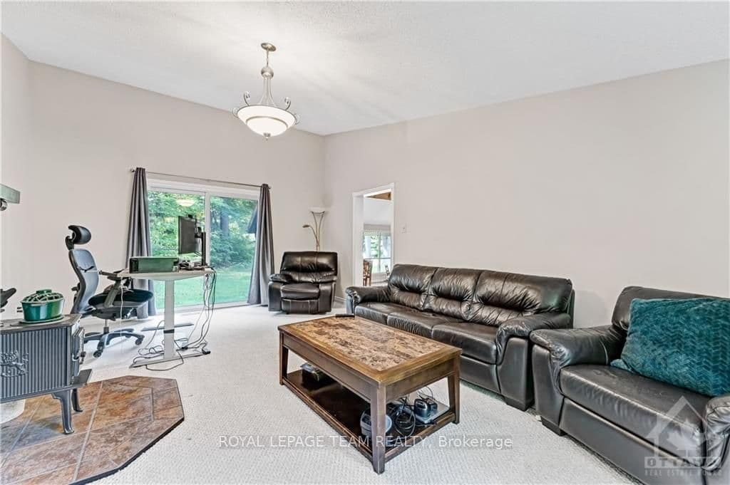 7676 SETTLERS Way photo 18