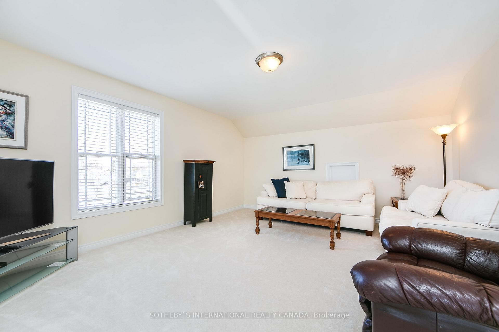 409 Lakeshore Road photo 27