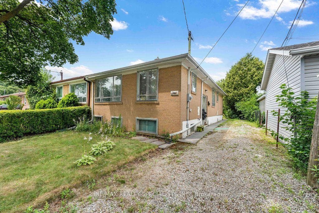 122 Cordella Avenue photo 3