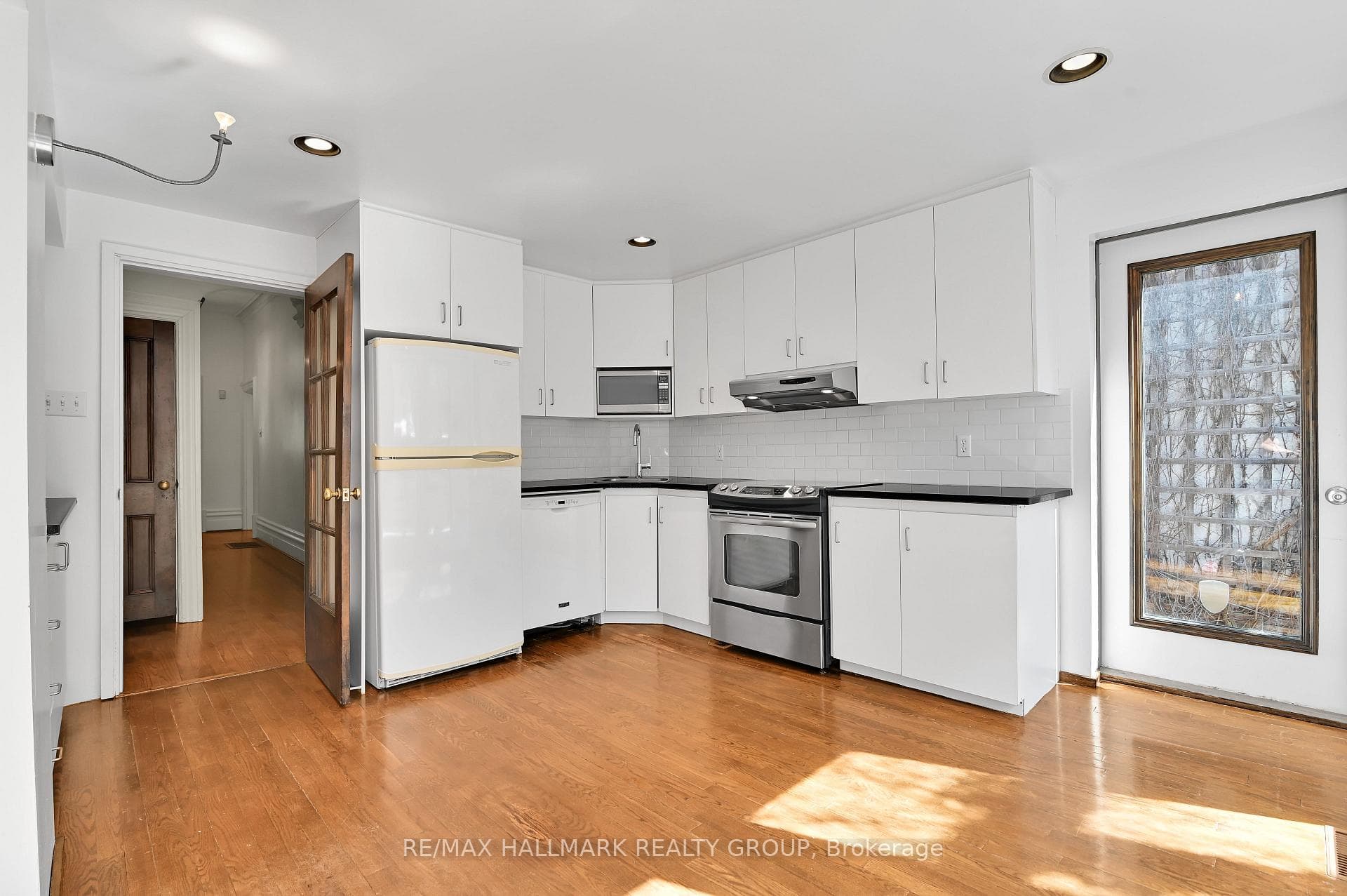 Main floor - Kitchen