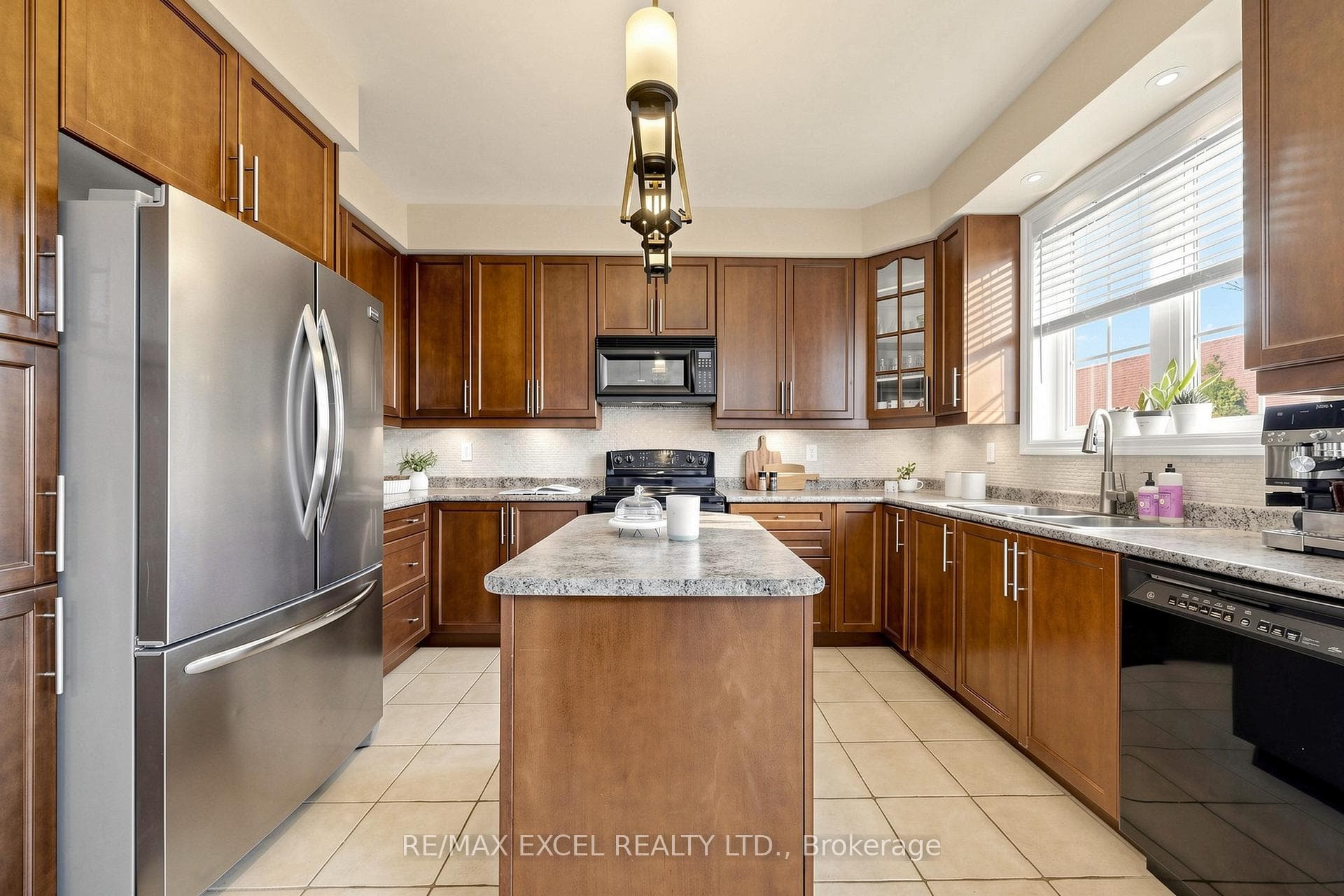9 Evaridge Drive photo 11