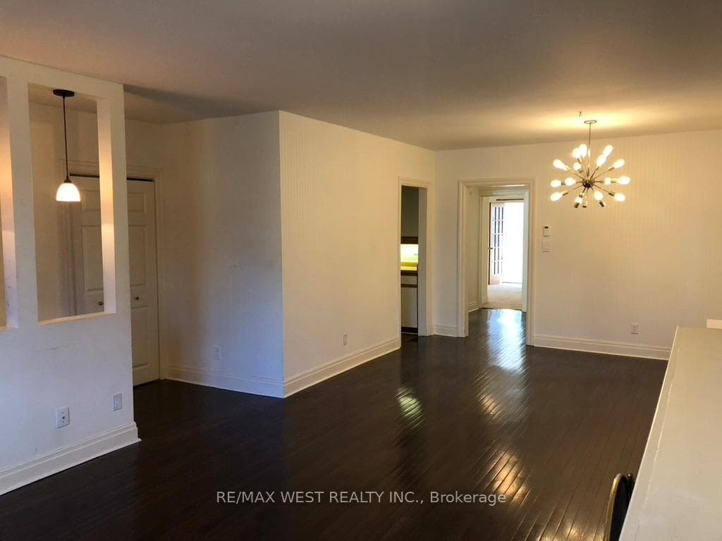 305 St Clair Avenue Unit Main floor photo 3