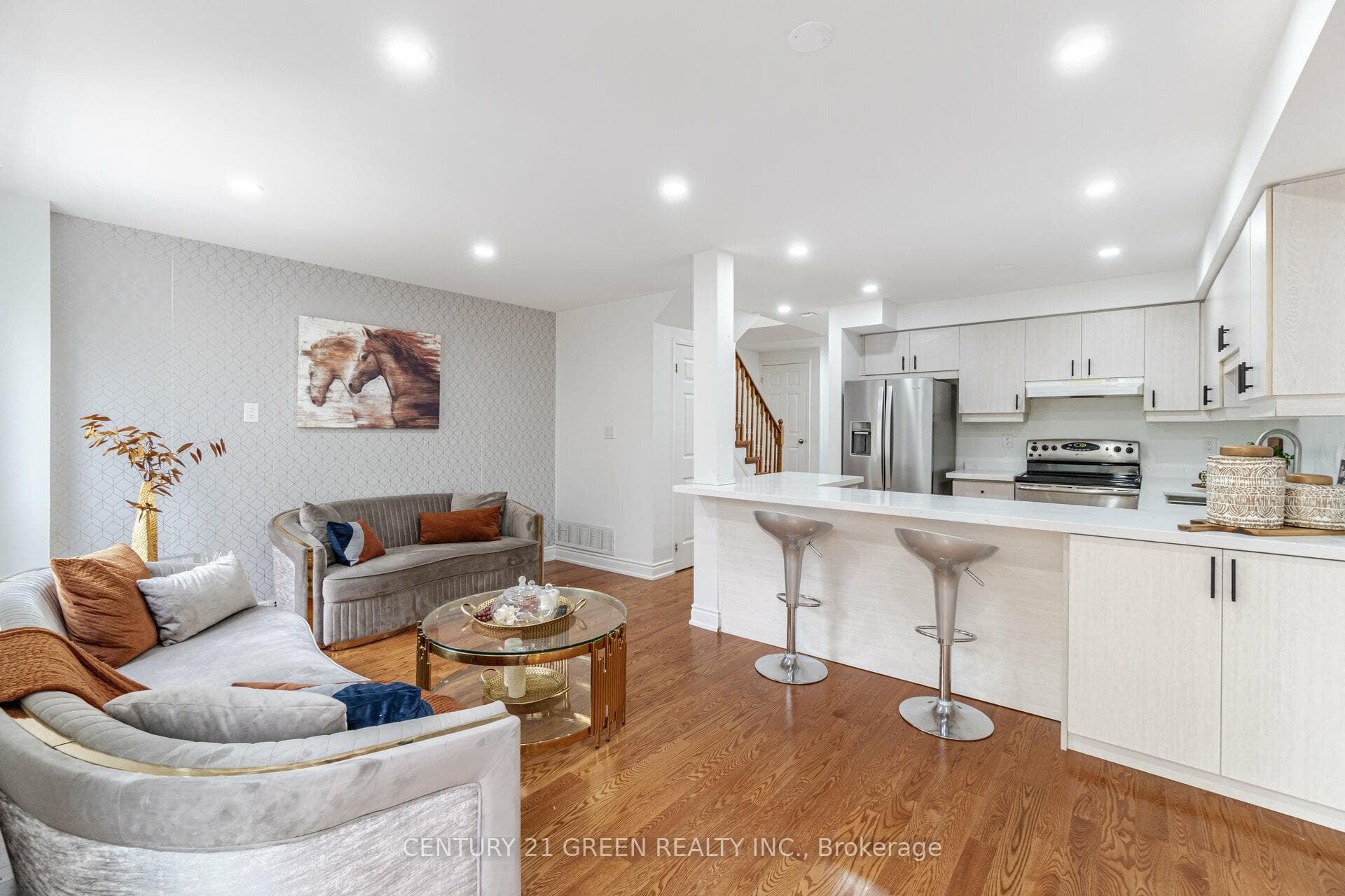 1610 Autumn Crescent photo 16
