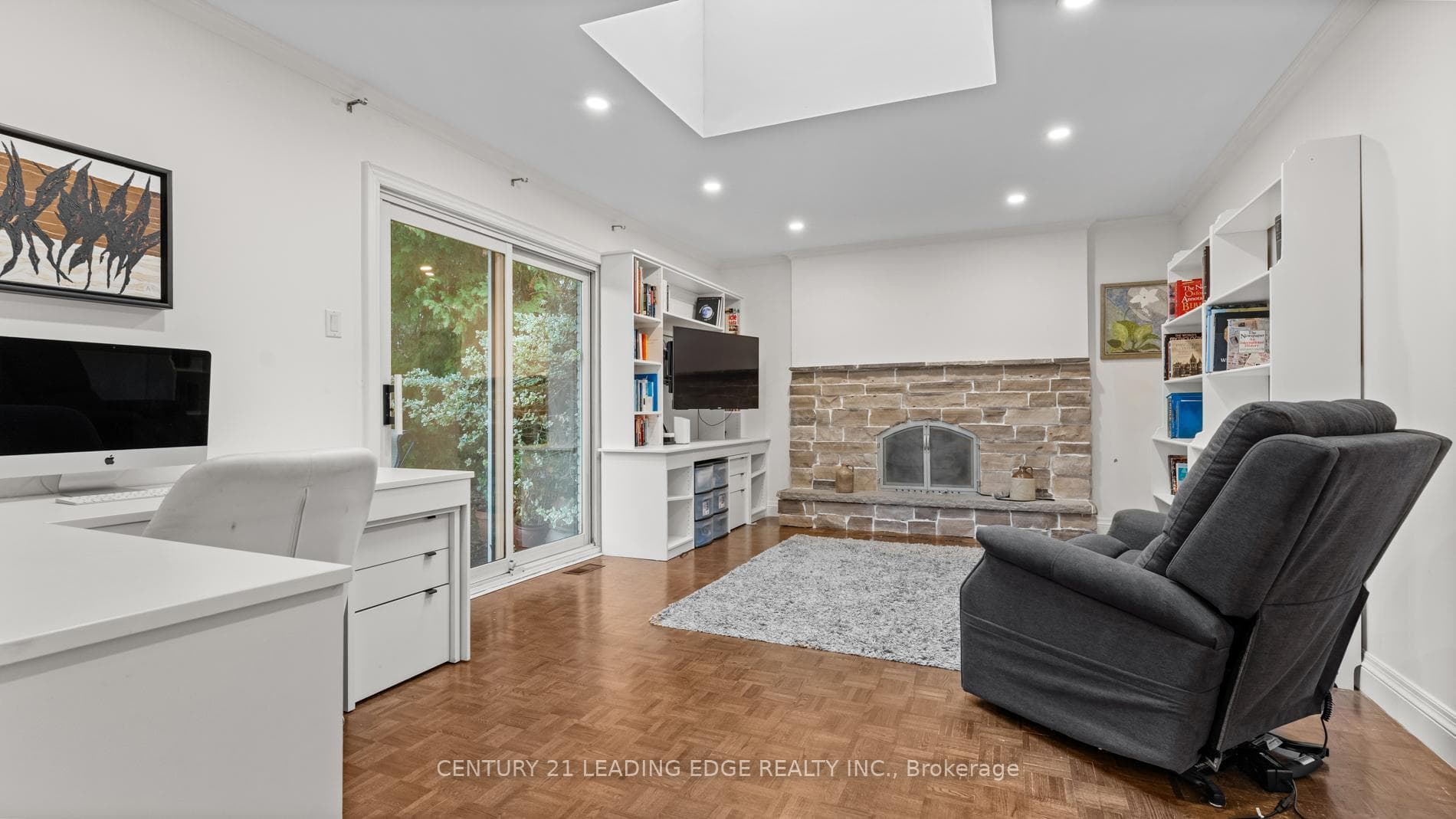 34 Forest Park Crescent photo 16