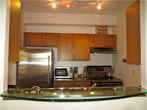 438 Richmond Street Unit 412 photo 3