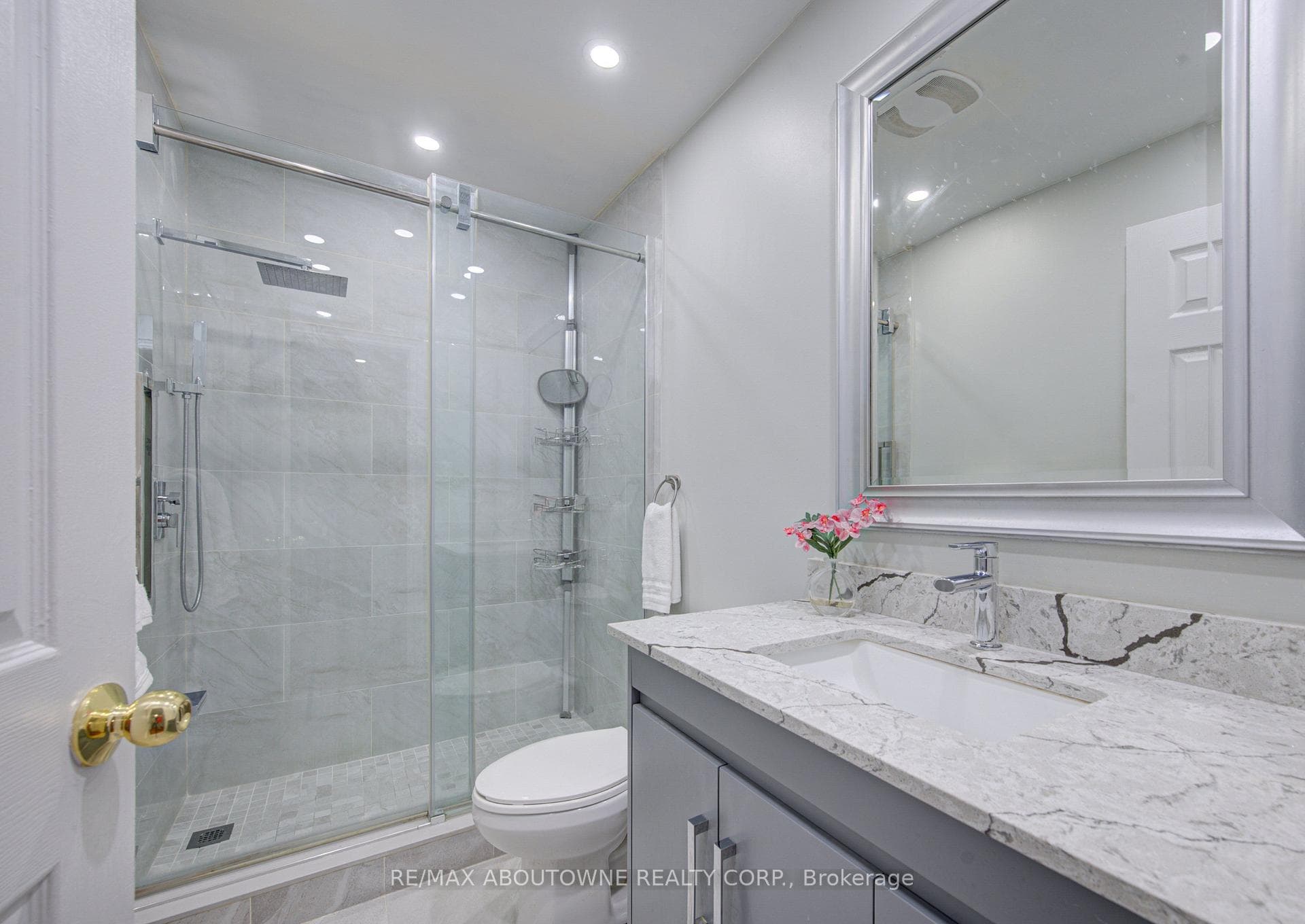 1140 Avondale Drive photo 20