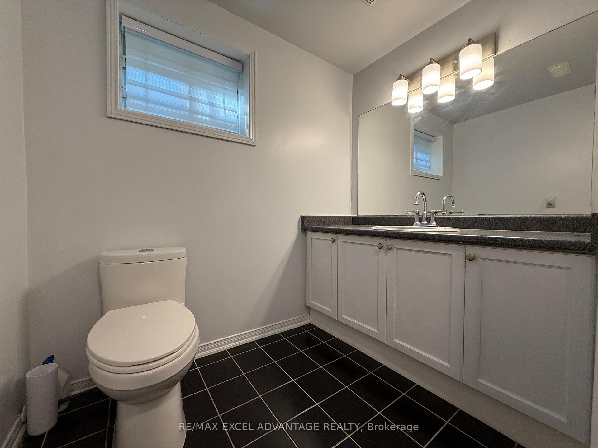 10 Fern Meadow Road Unit Lower photo 6