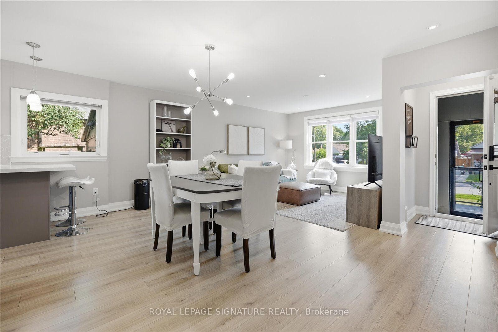 24 Latham Avenue photo 6