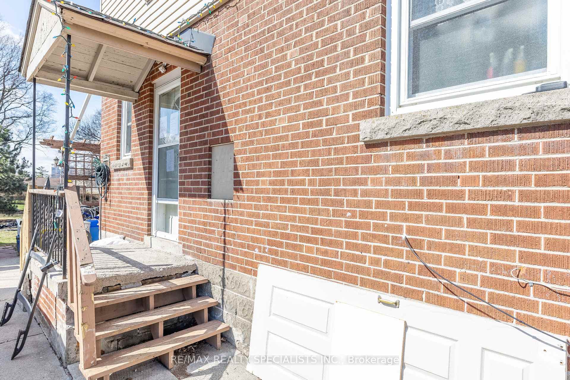 970 Concession Street photo 18