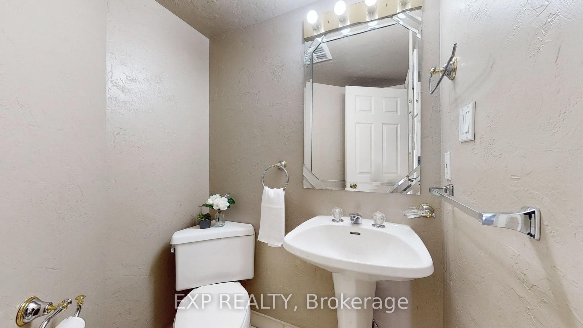 Powder room