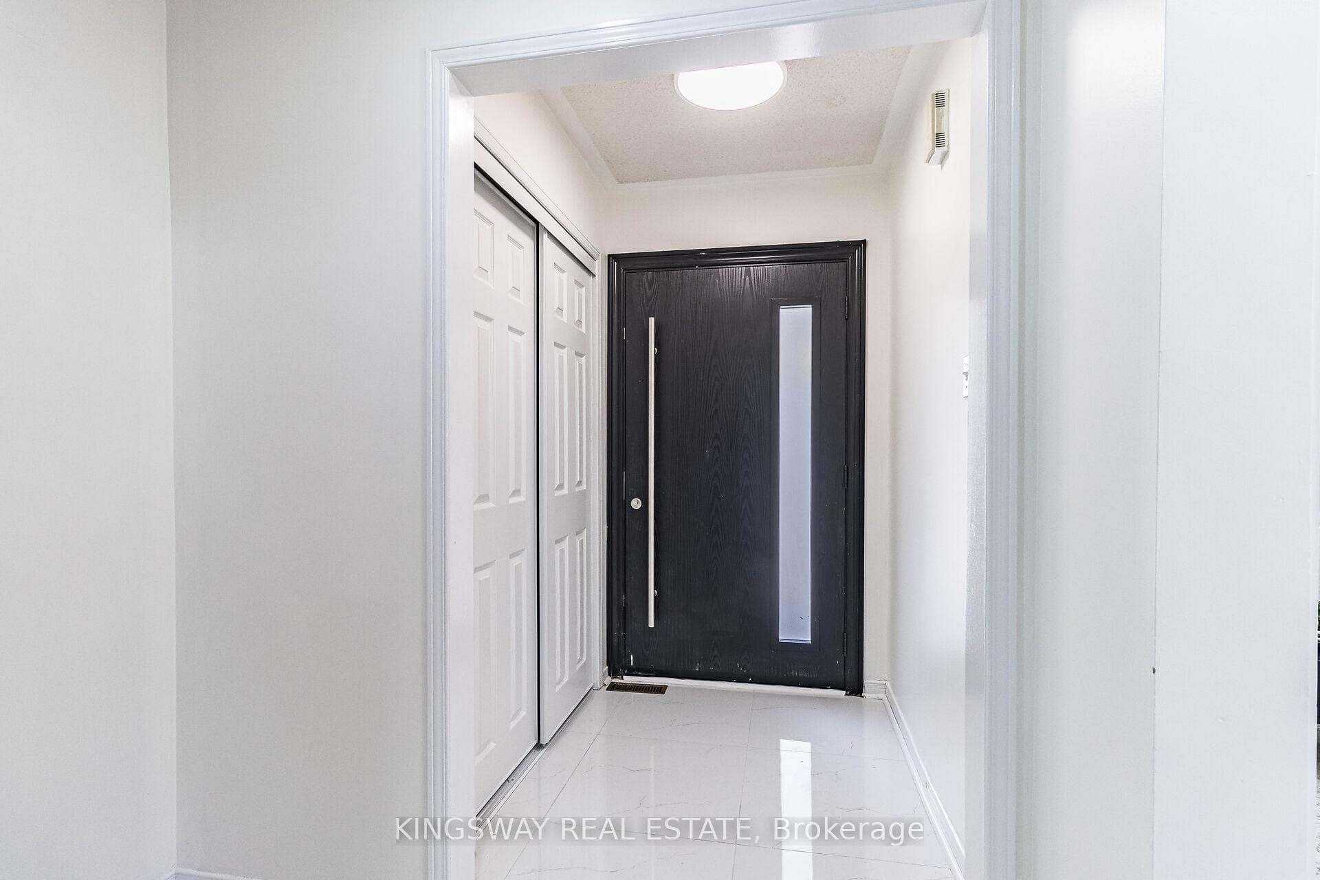 2050 Oak Bliss Crescent photo 5