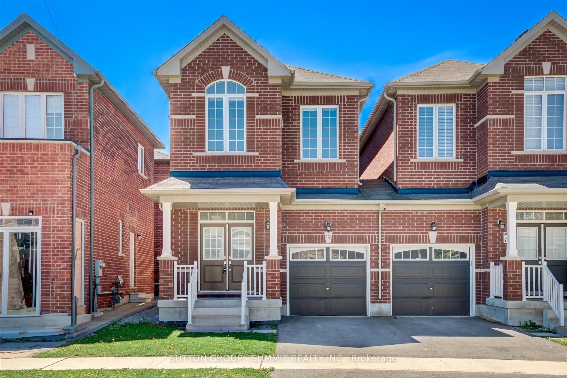 19 Mohandas Drive photo 1