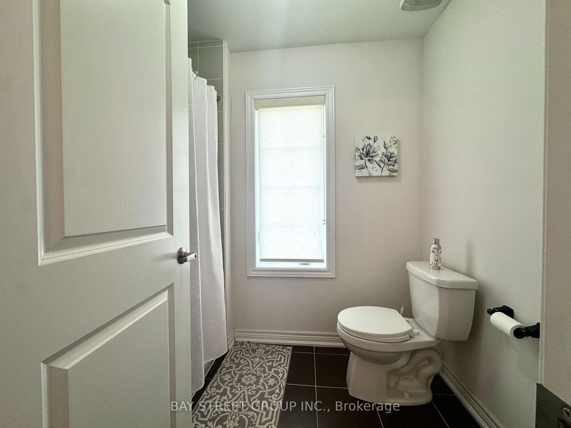 Shared Bathroom 4&5