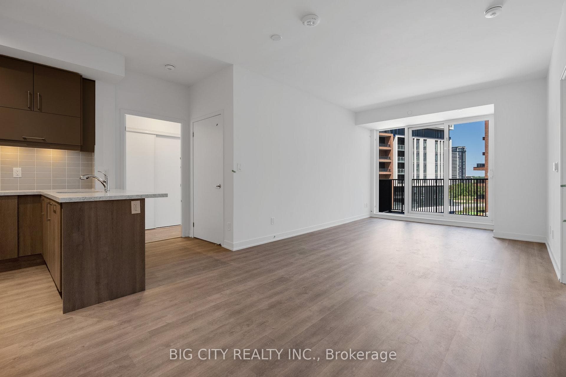 38 Simcoe Promenade Unit 619 photo 3