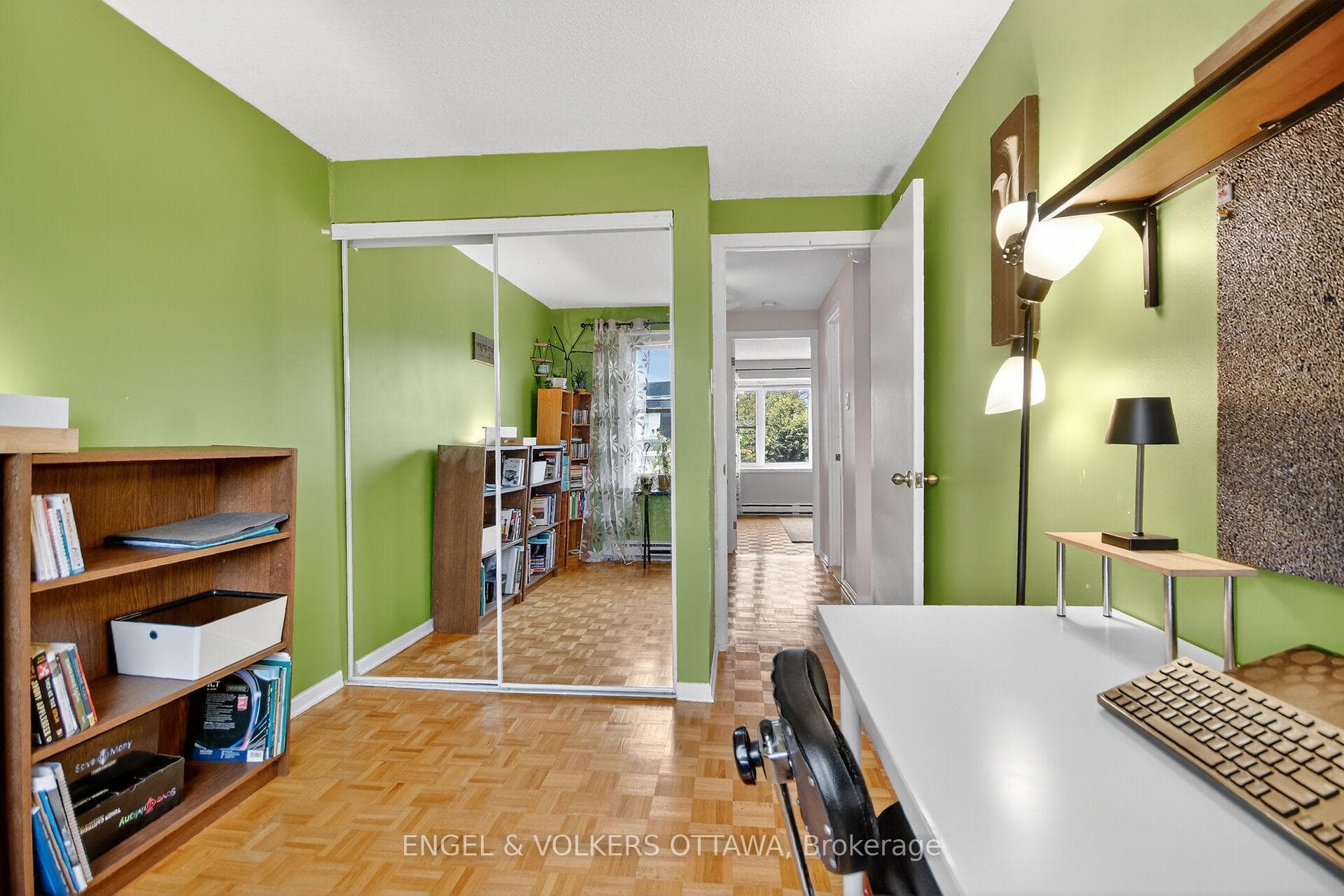 910 Dynes Road photo 30