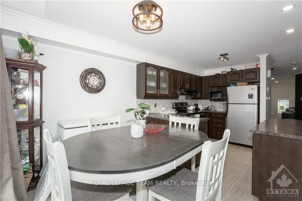186 MONTMORENCY Way photo 21