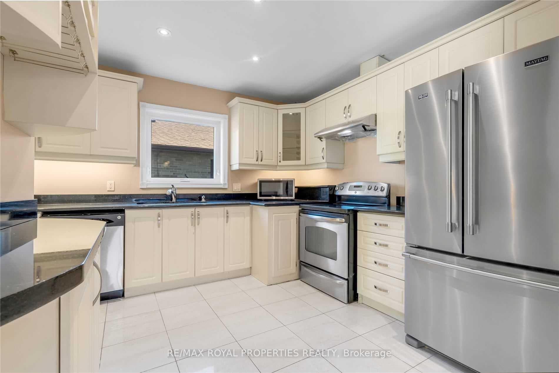 49 Mcgregor Road Unit Main photo 9