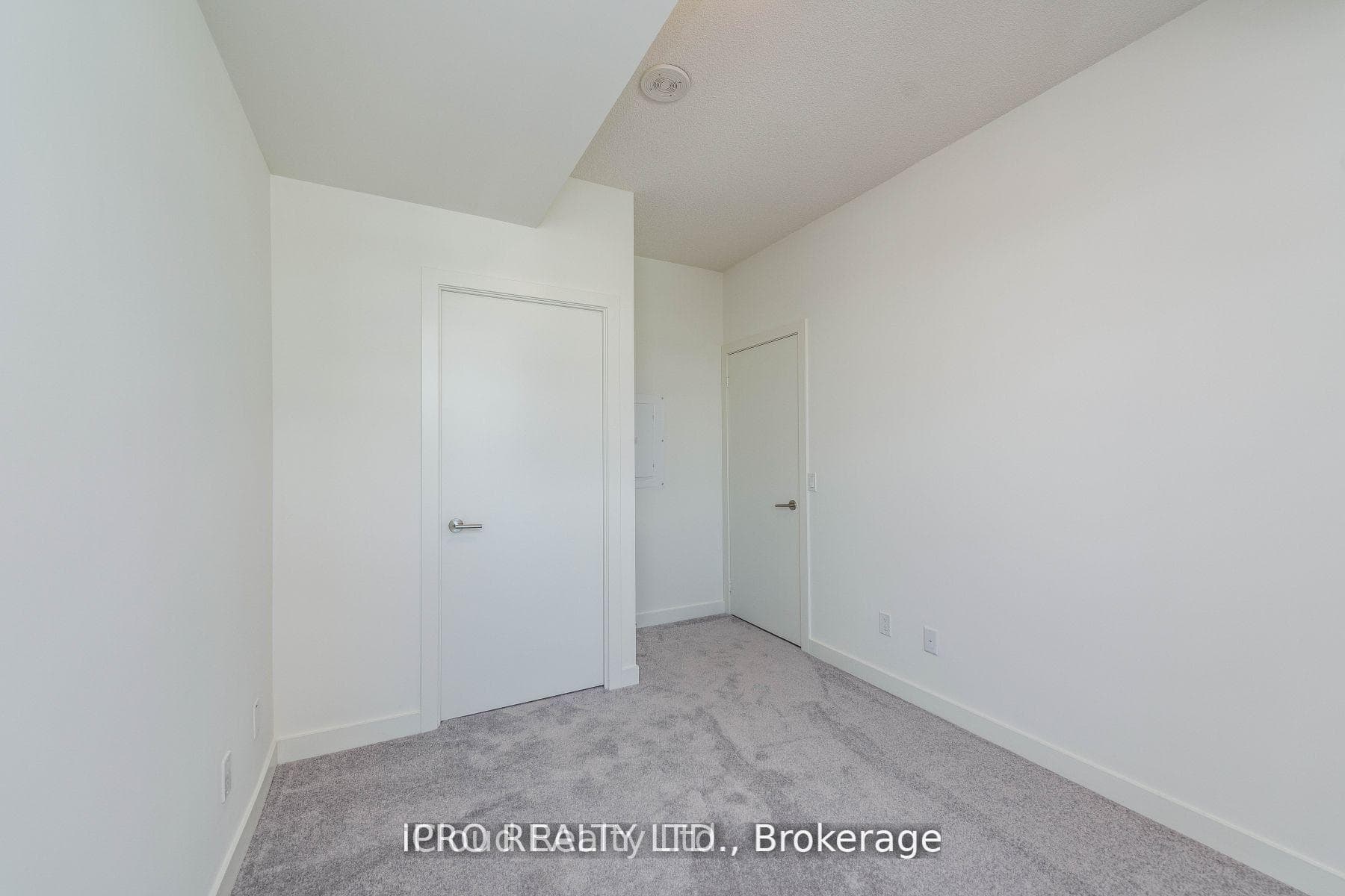 10 Wilby Crescent Unit 204 photo 16