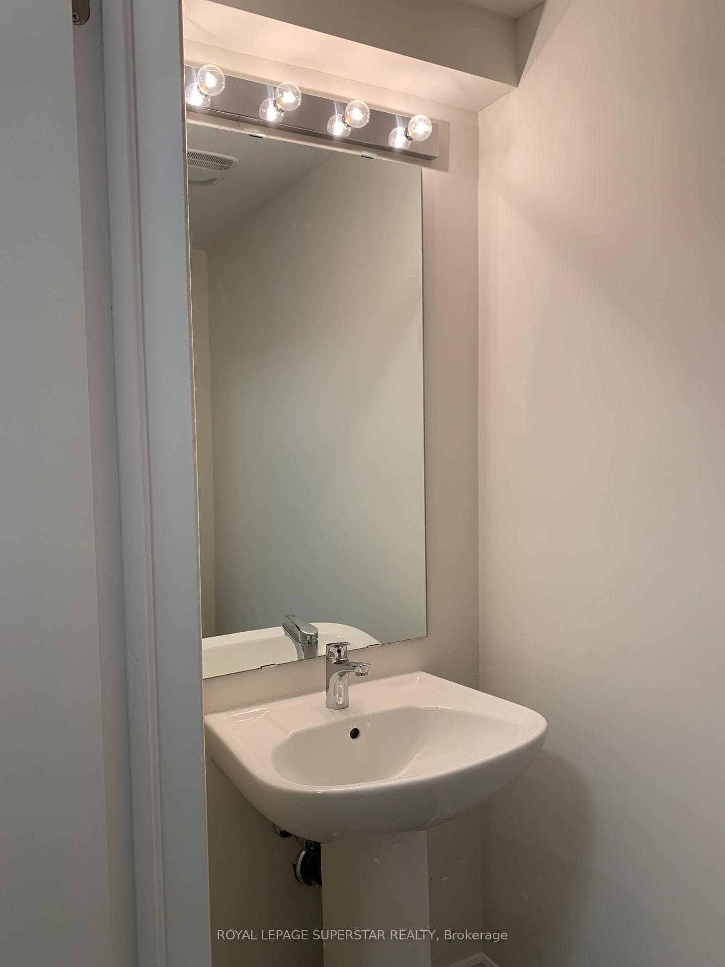 49 Eberhardt Drive photo 11