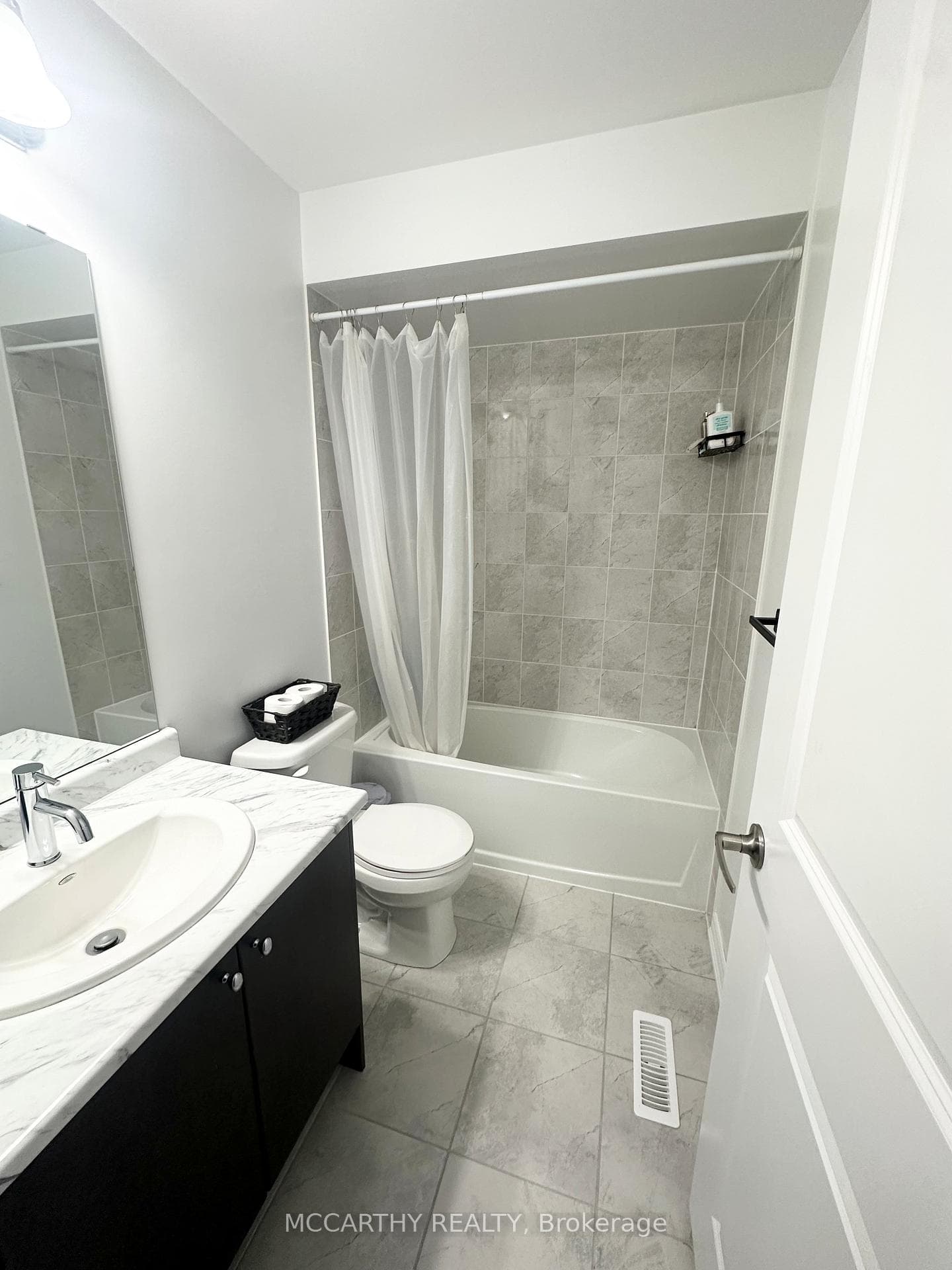 311 Ridley Crescent photo 21
