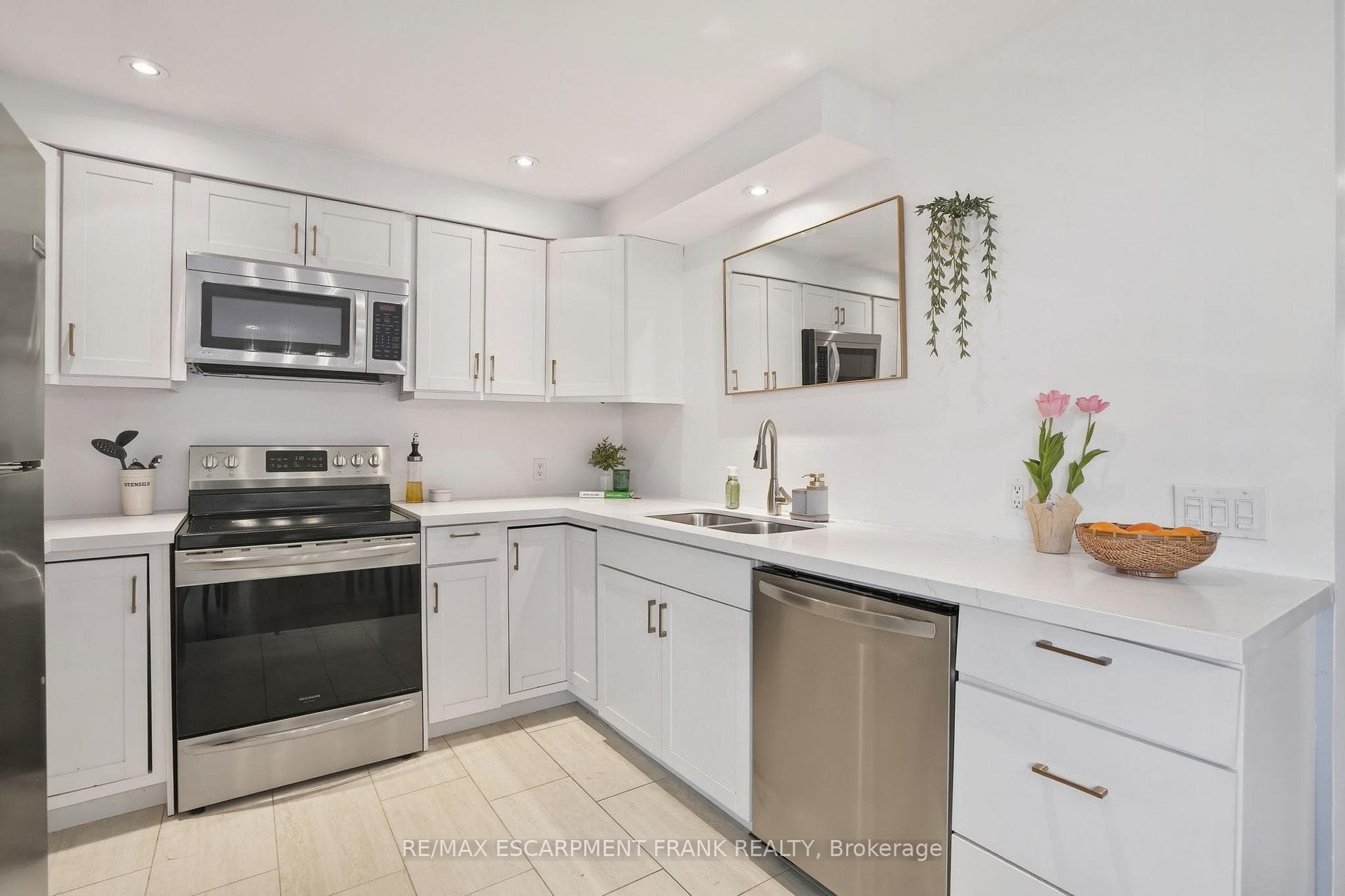 1255 Upper Gage Avenue Unit 15 photo 17
