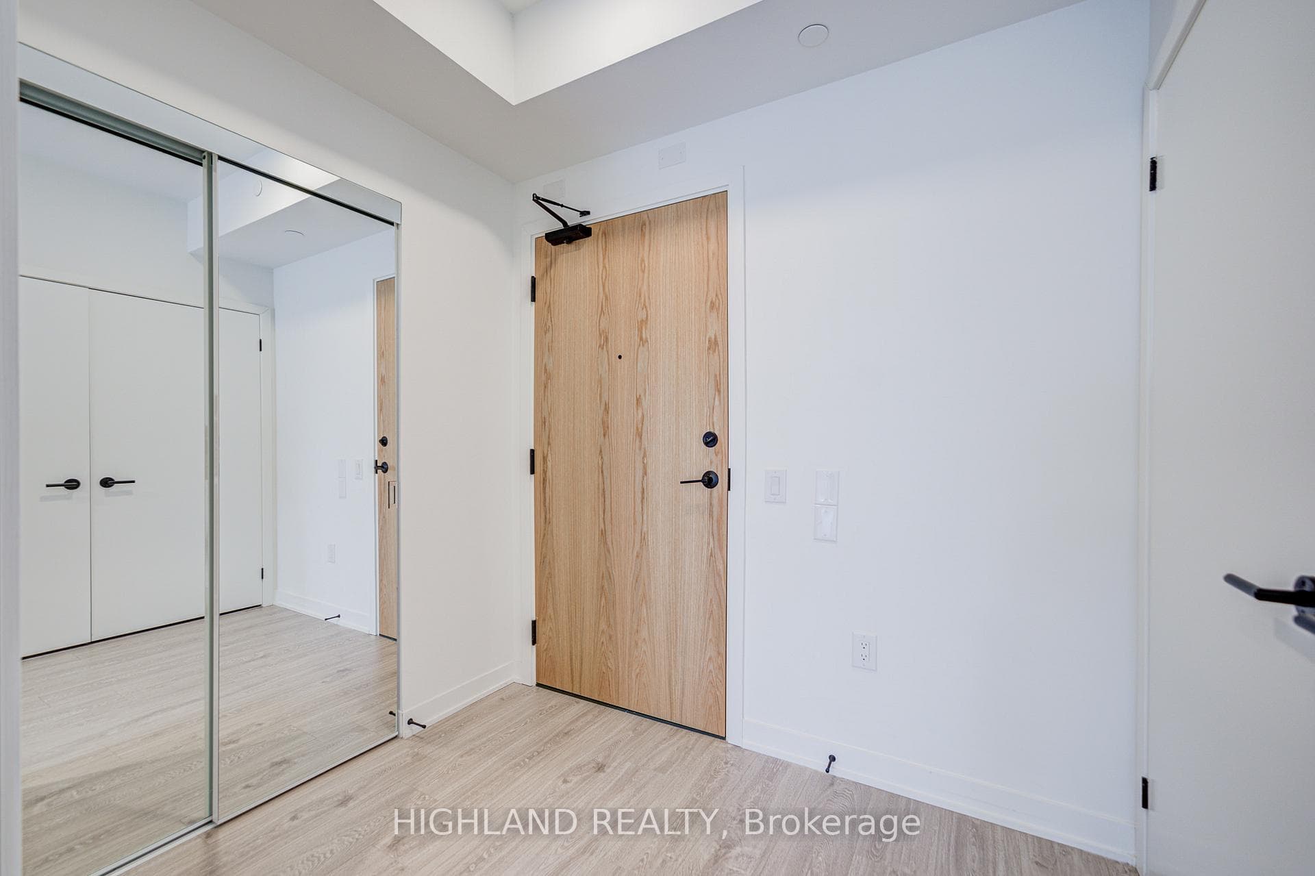 2495 Eglinton Avenue Unit 616 photo 6