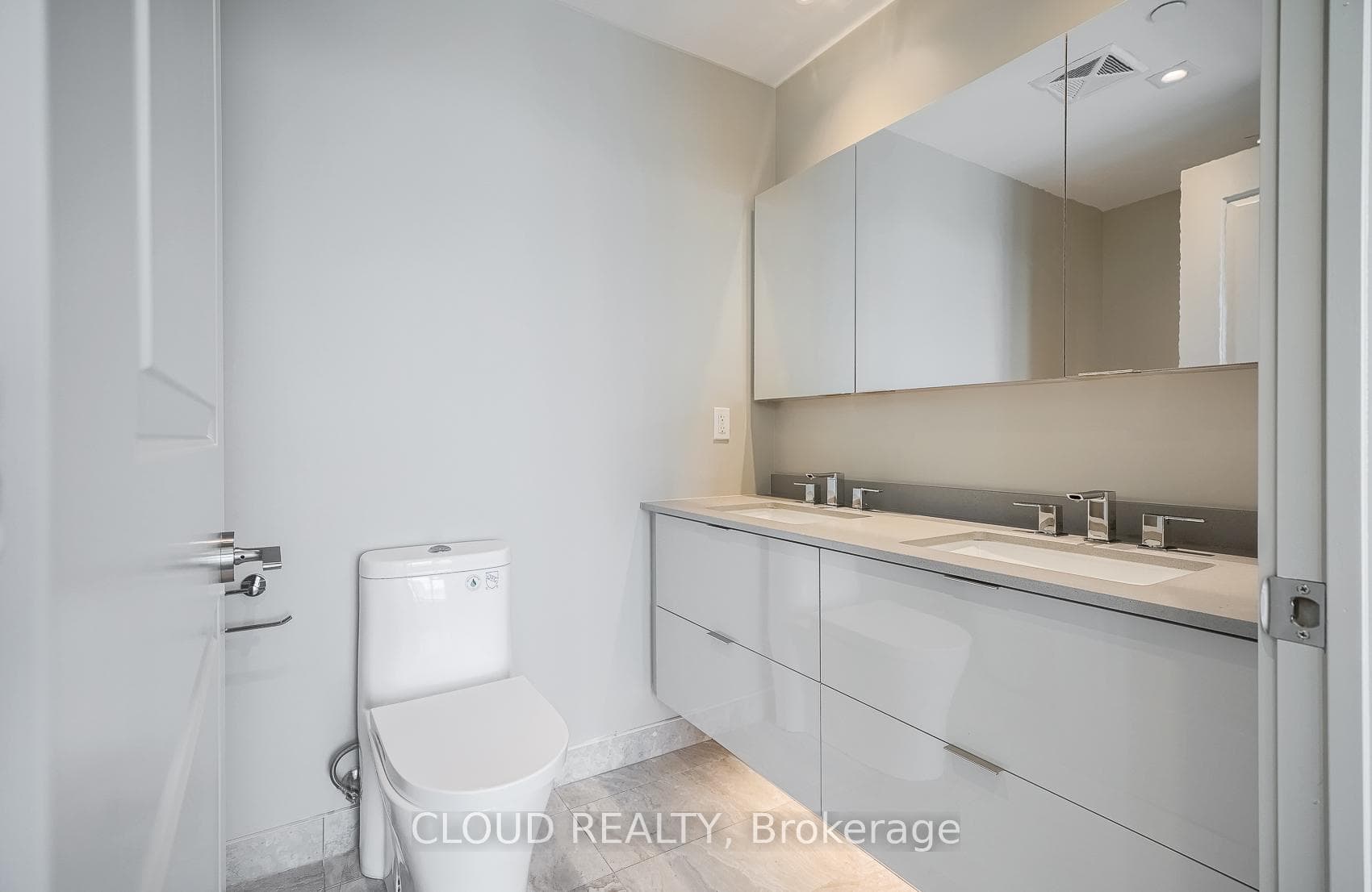 Bedroom 1 Ensuite Bath