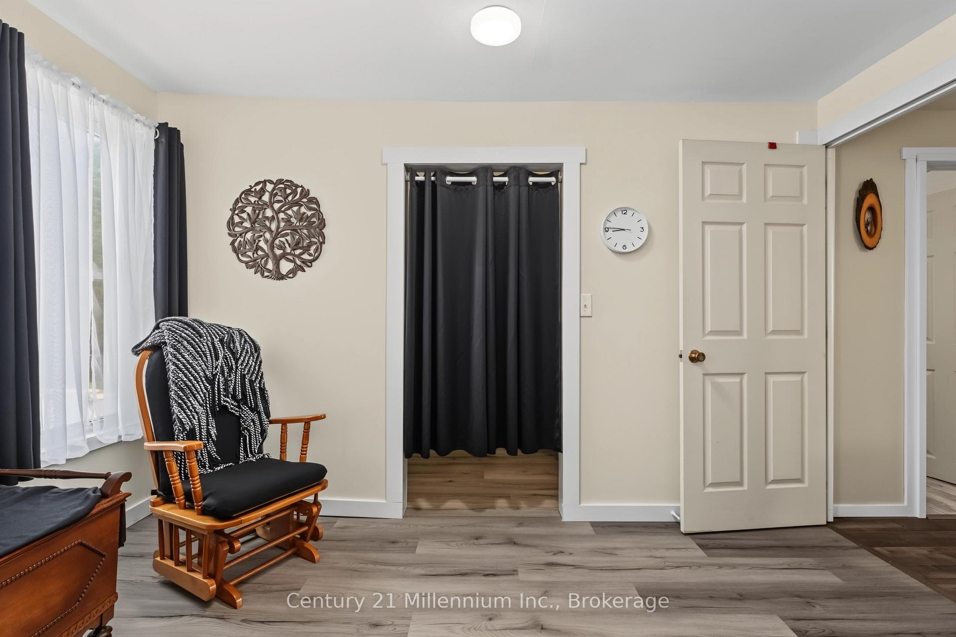 544 Louisa Street photo 25