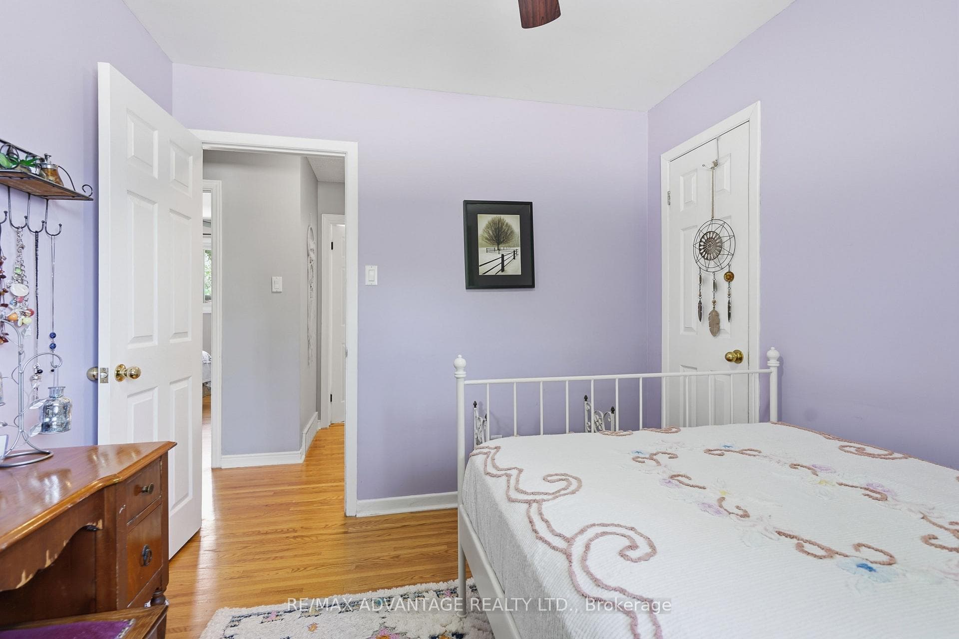 120 Champlain Crescent photo 24