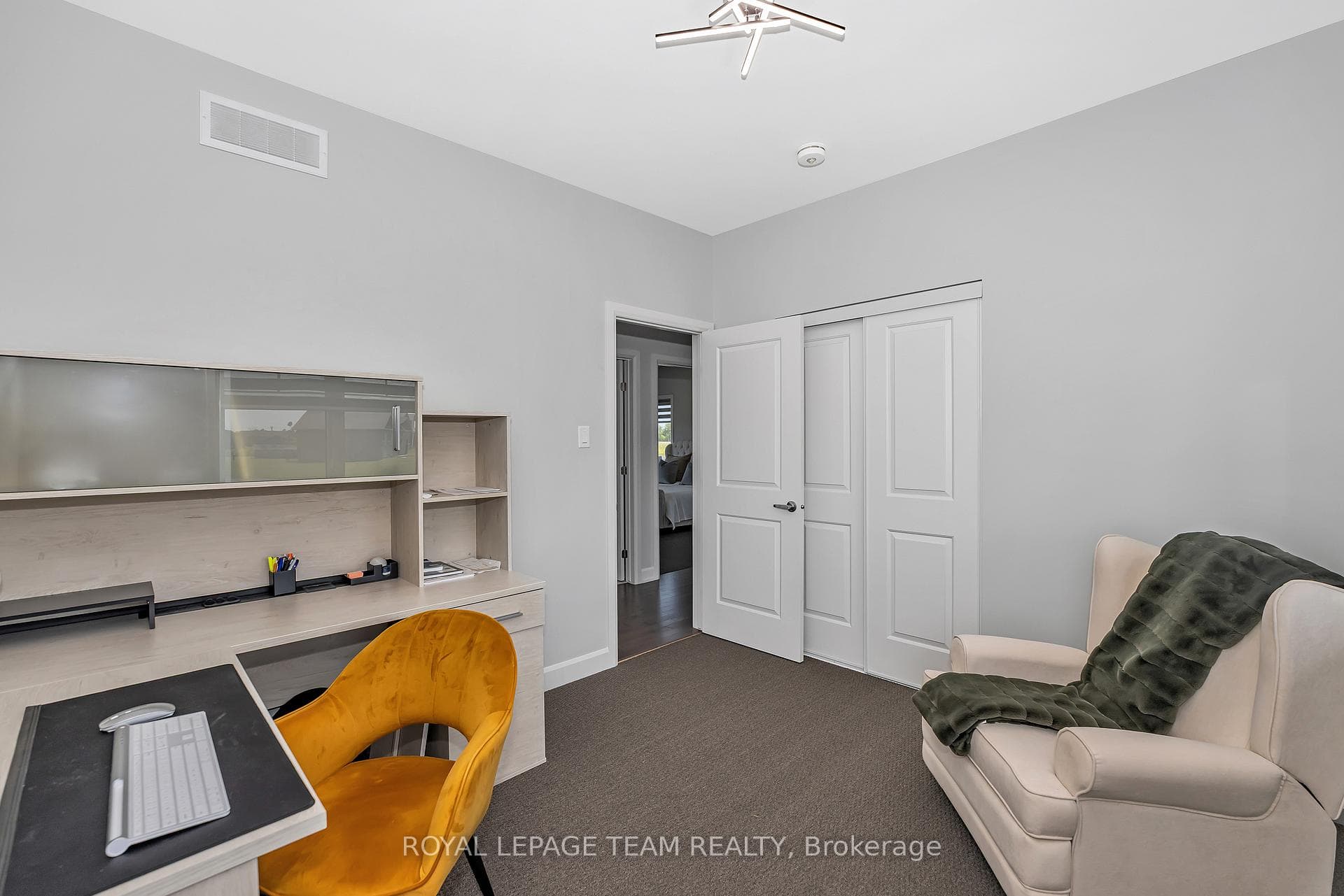 17 Isobel McEwan Street photo 29