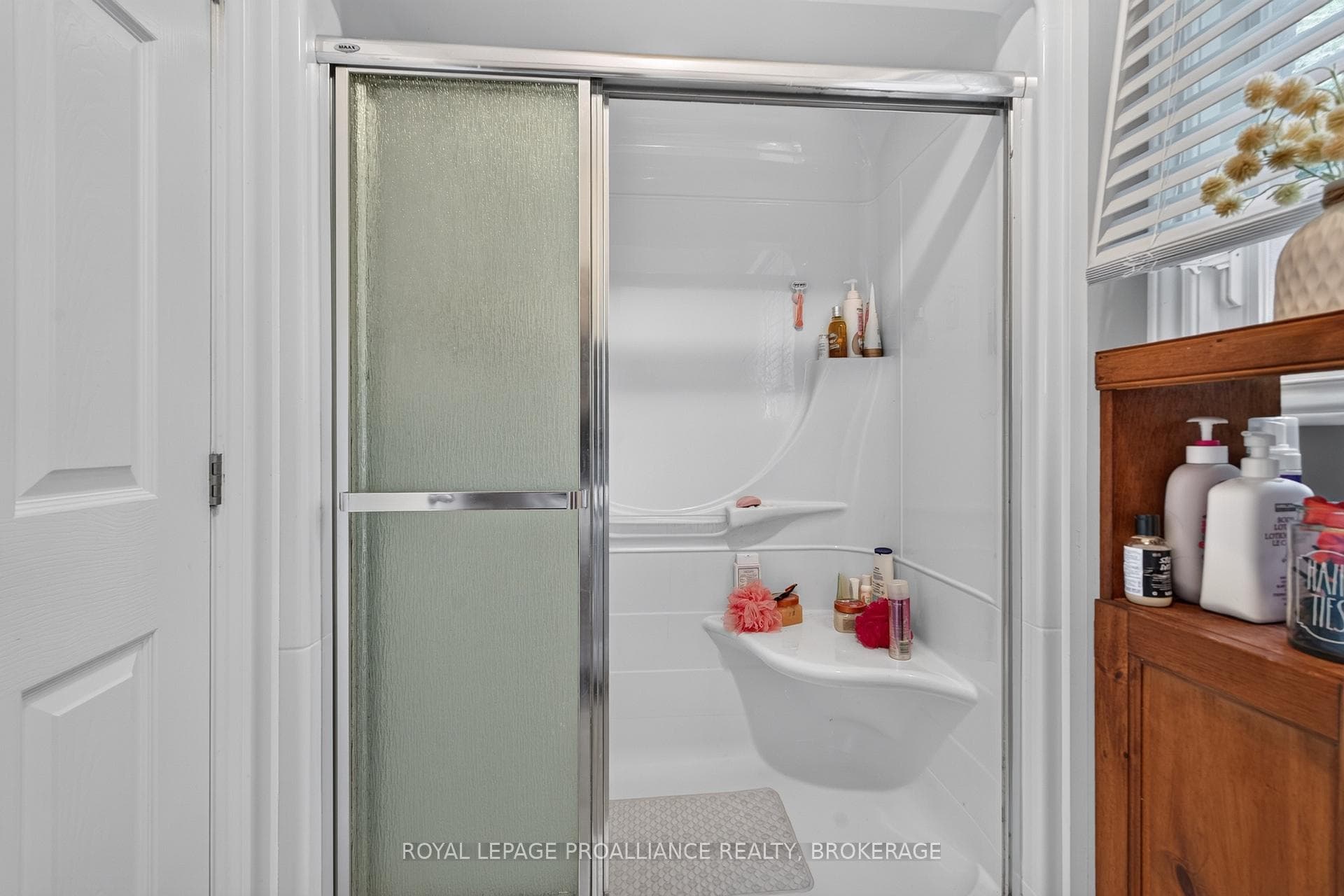251 Yonge Street photo 17