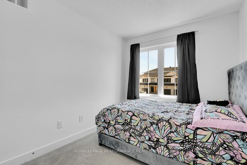 30 WHITCOMB Crescent photo 21