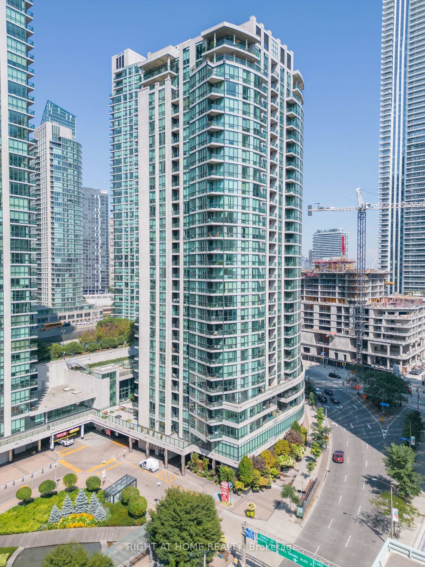 16 Yonge Street