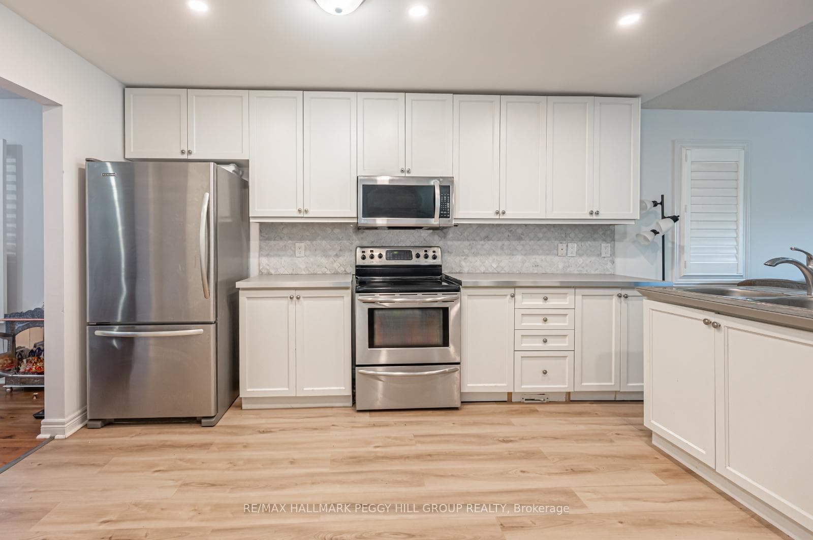 33 Hanmer Street Unit Upper photo 2