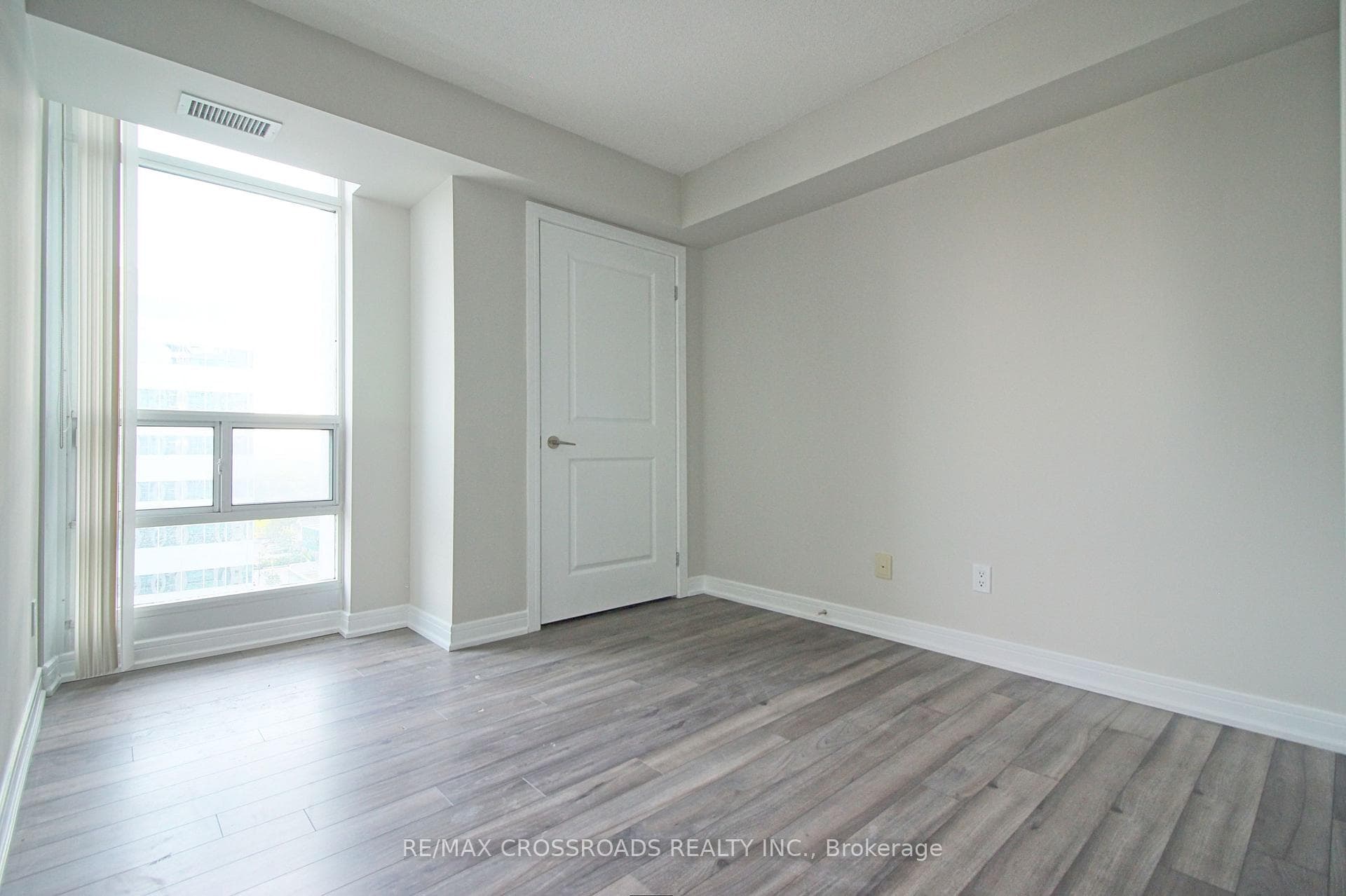 31 Bales Avenue Unit 2102 photo 10