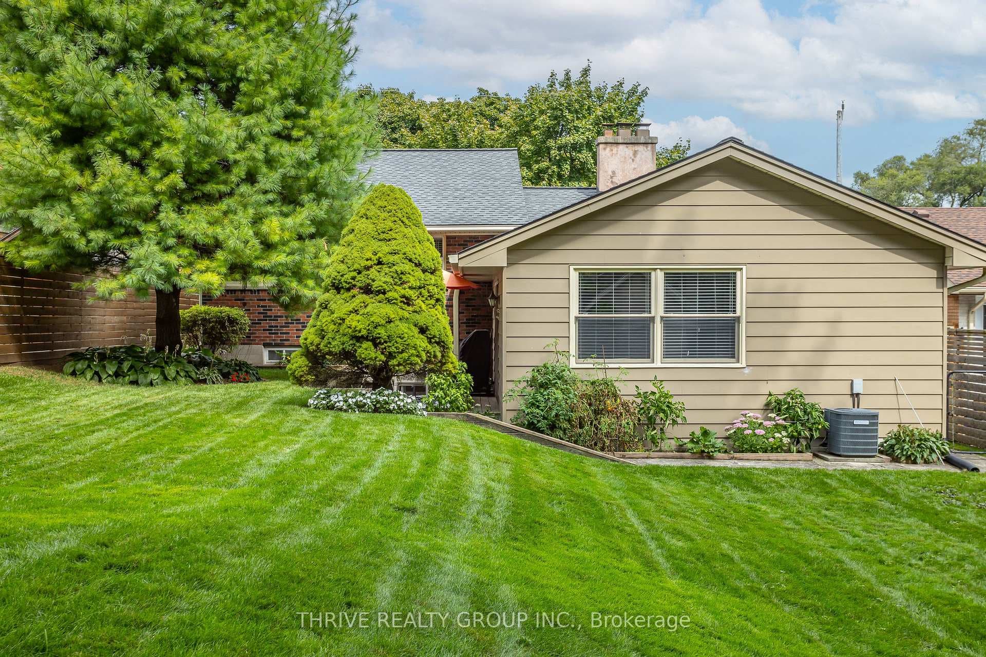 573 Lambton Street photo 30