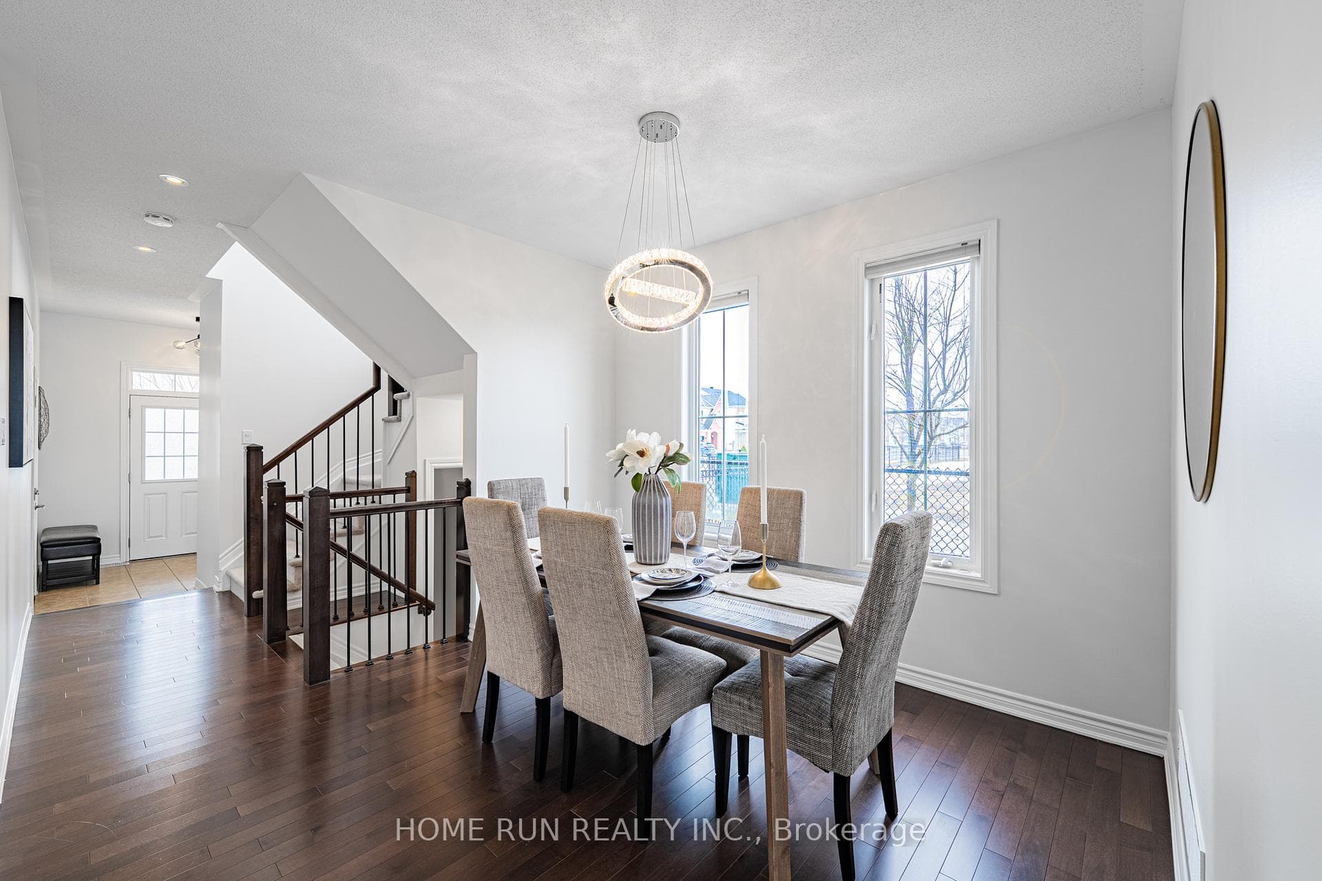 572 Dundonald Drive photo 10