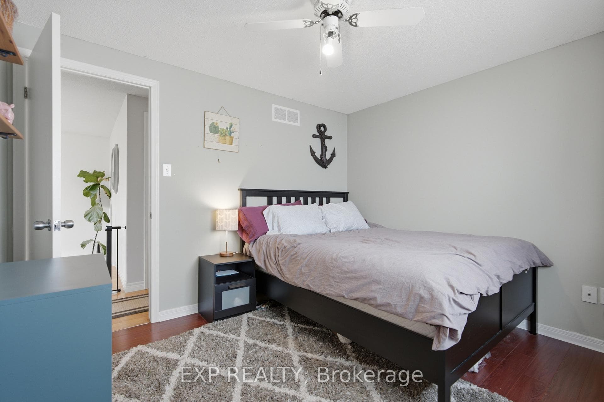 86 Baxter Crescent photo 32