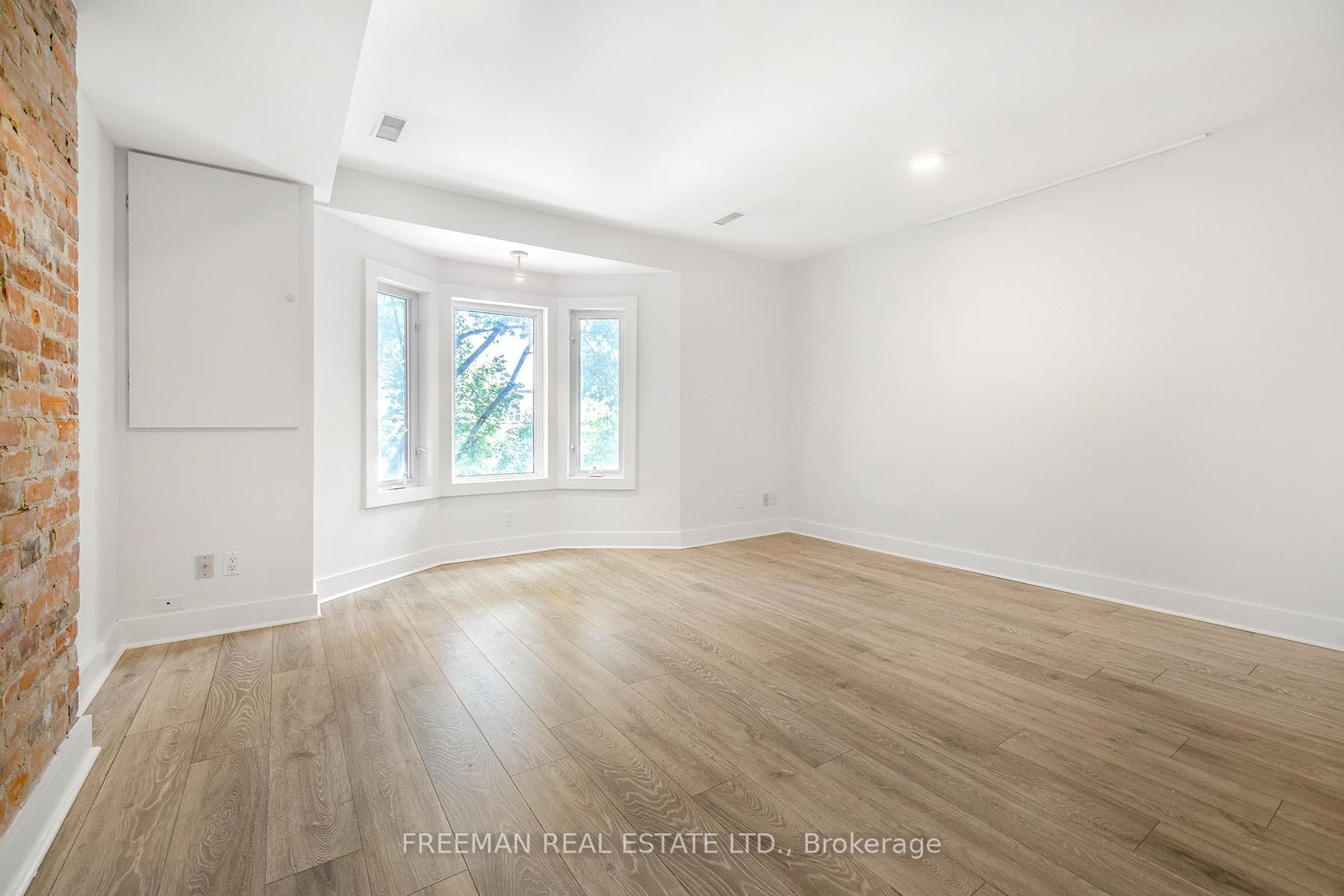 652 Markham Street photo 5