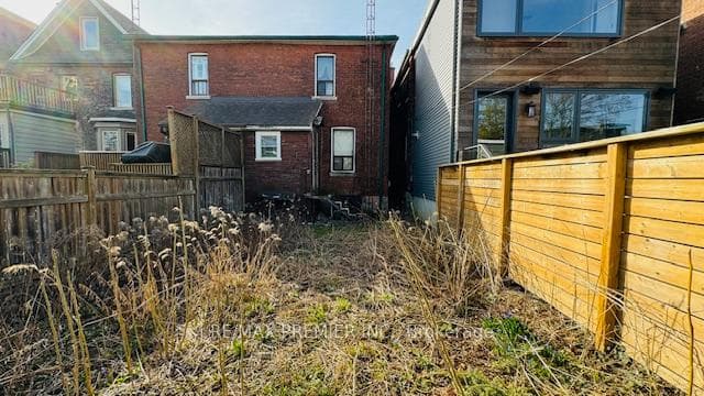 52 Geoffrey Street photo 2