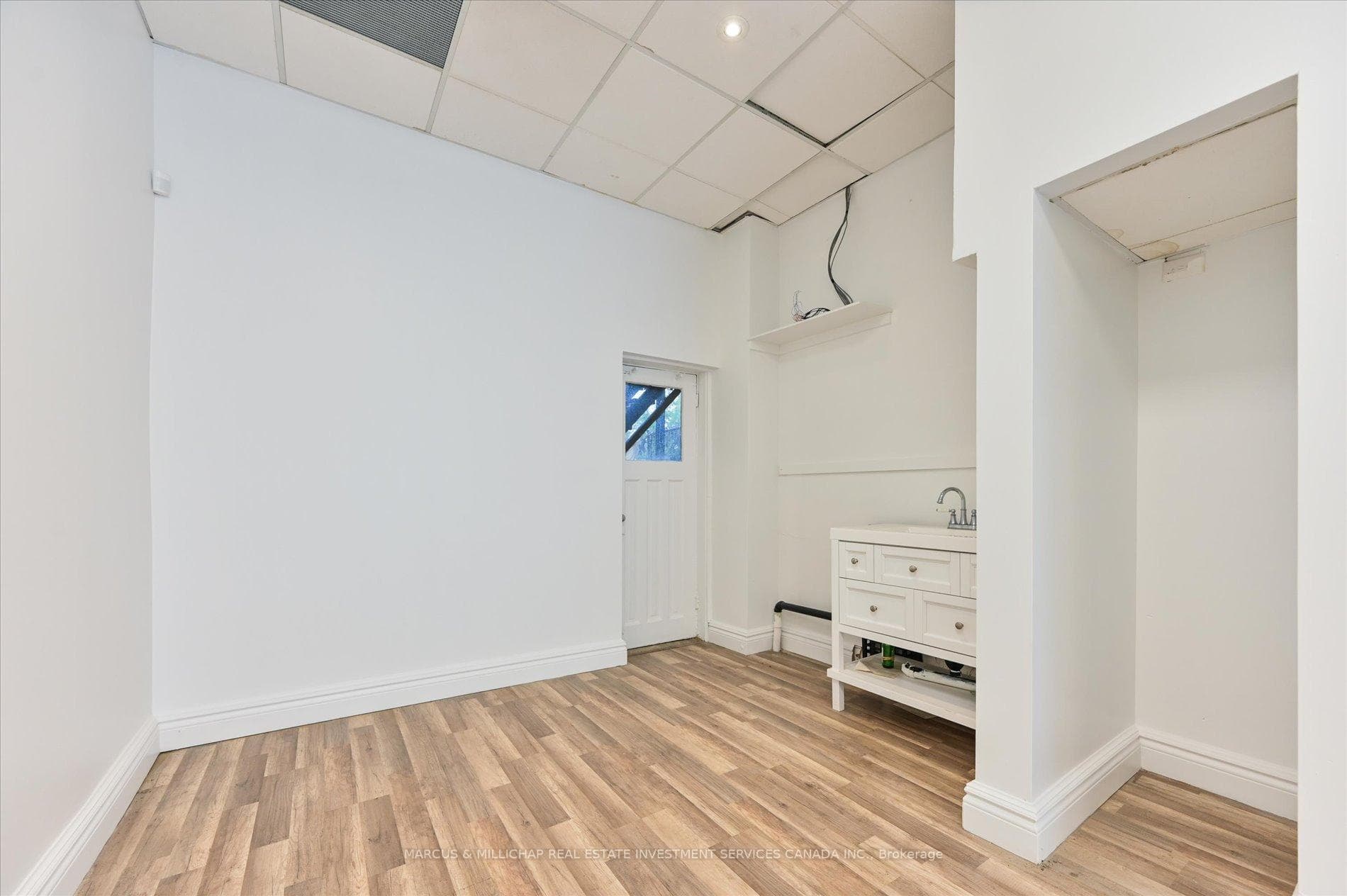 1125 St Clair Avenue photo 4