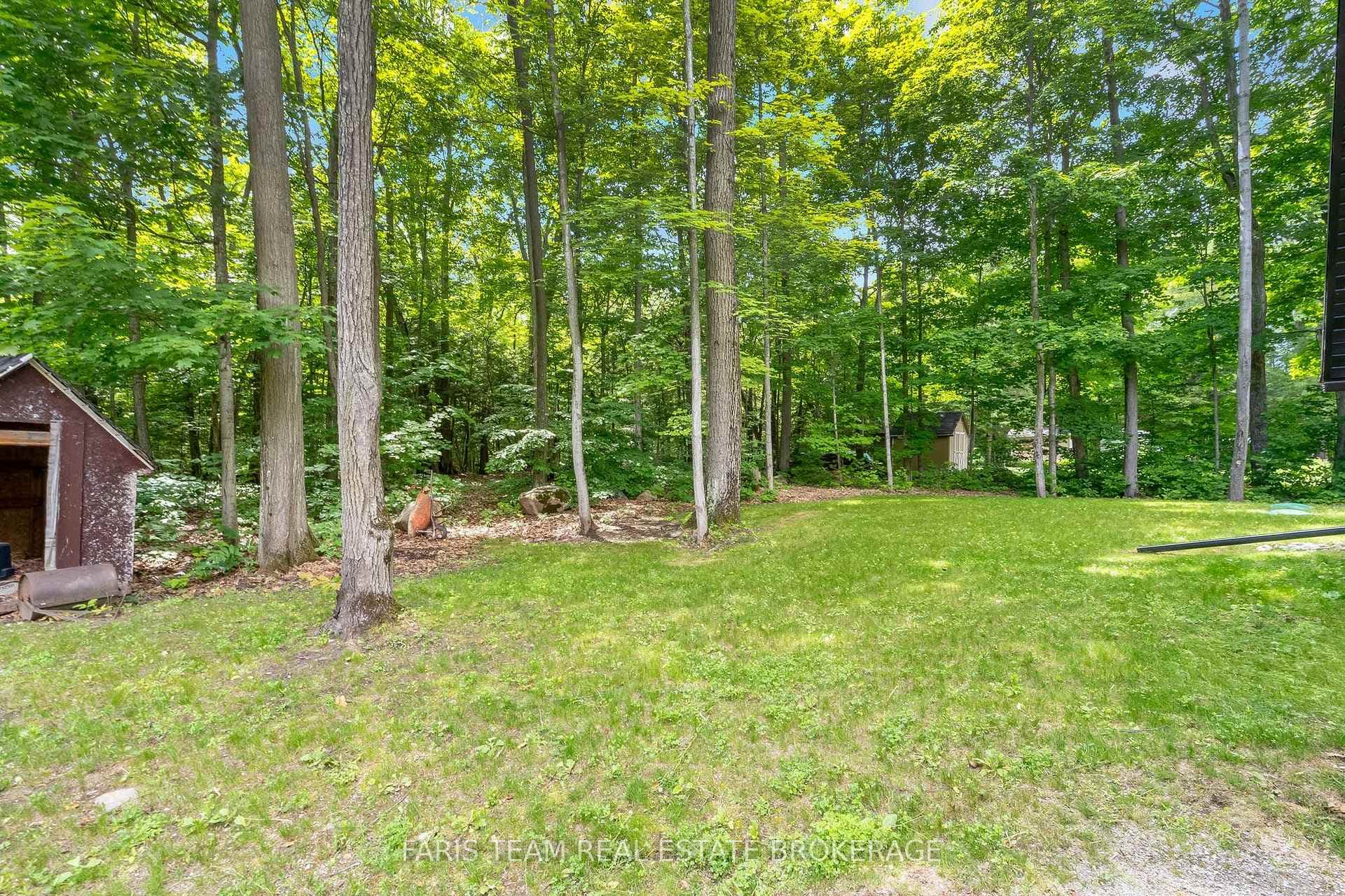 1490 Champlain Road photo 30