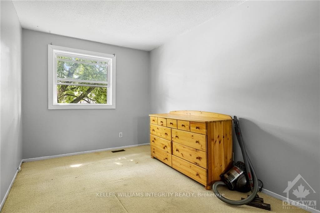 2523 HUNTERS POINT Crescent photo 26