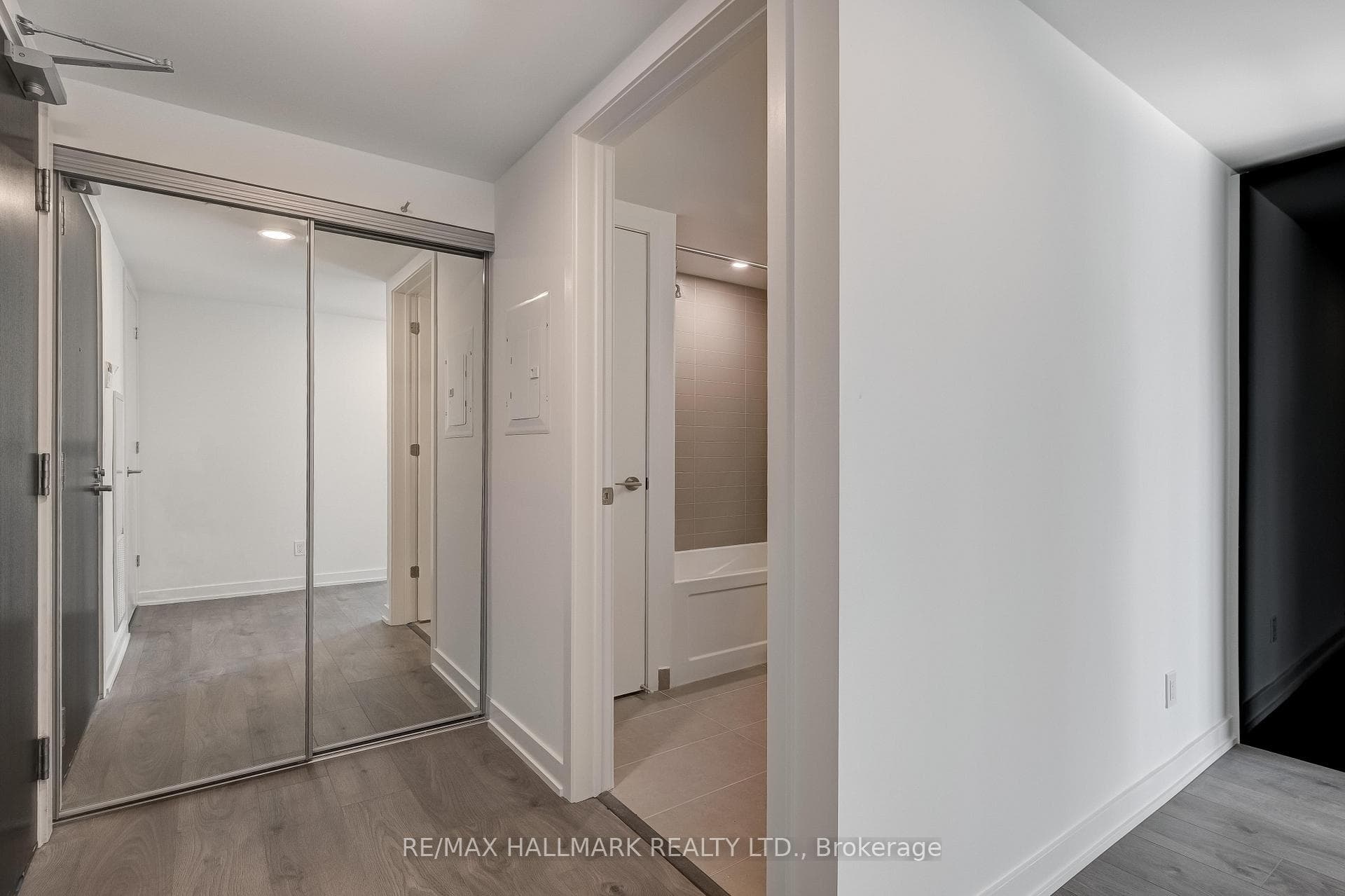 501 Yonge Street Unit 5112 photo 26