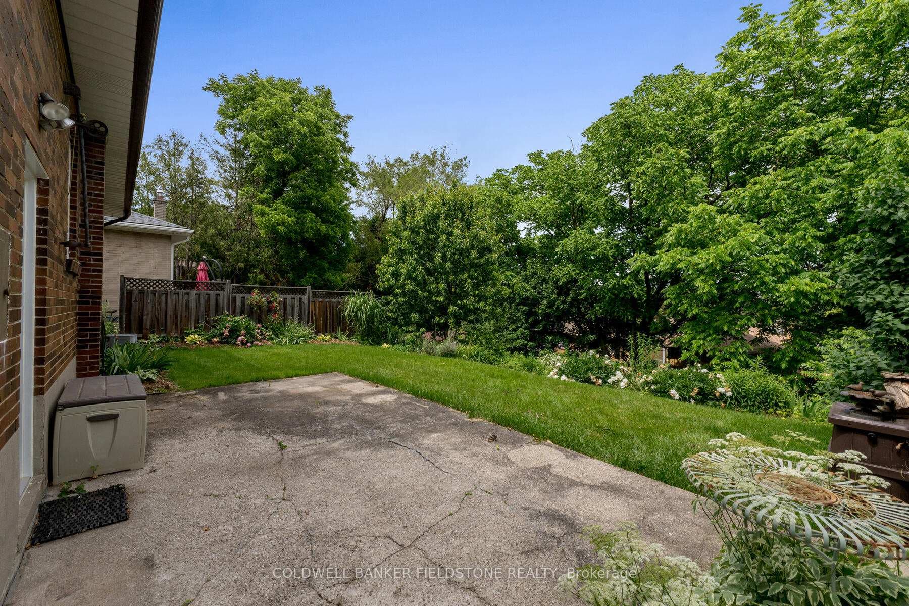 17 Hewson Crescent photo 29