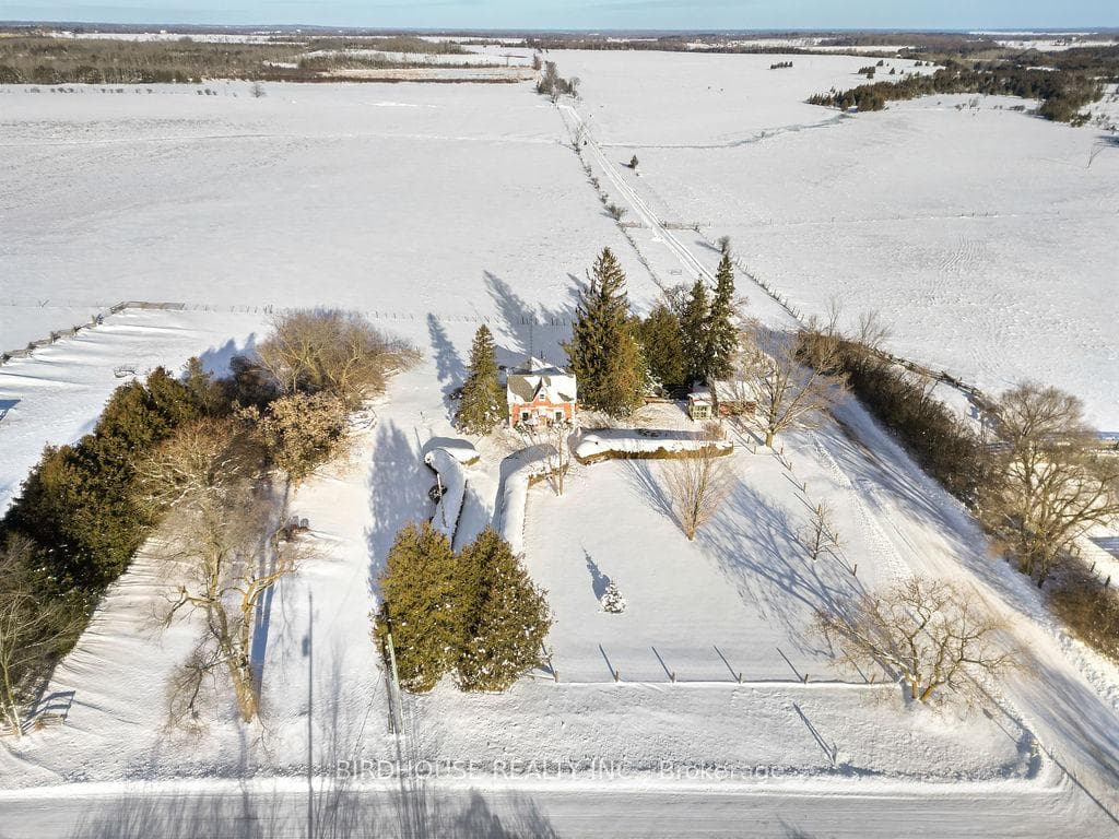 1357 Lorneville Road photo 1
