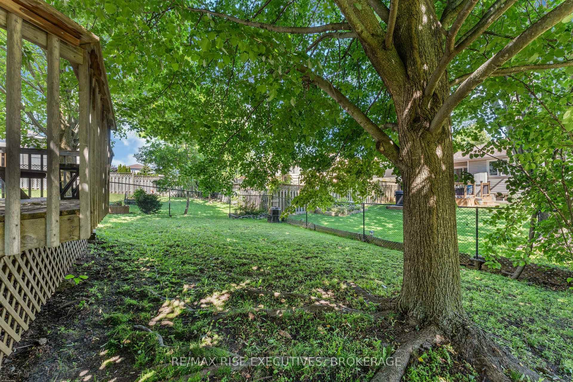 1304 Fisher Crescent photo 45