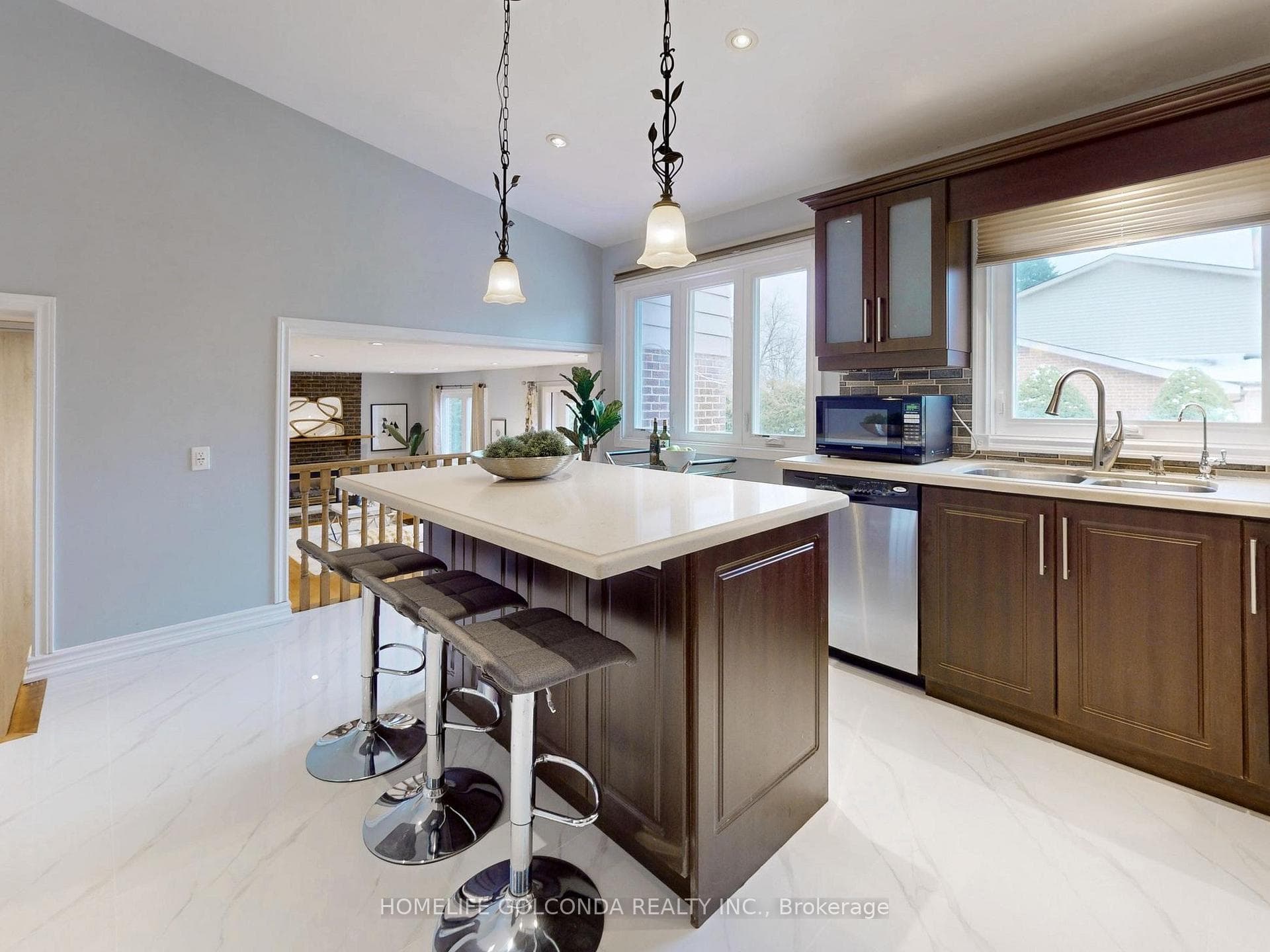 137 Ramona Boulevard photo 15