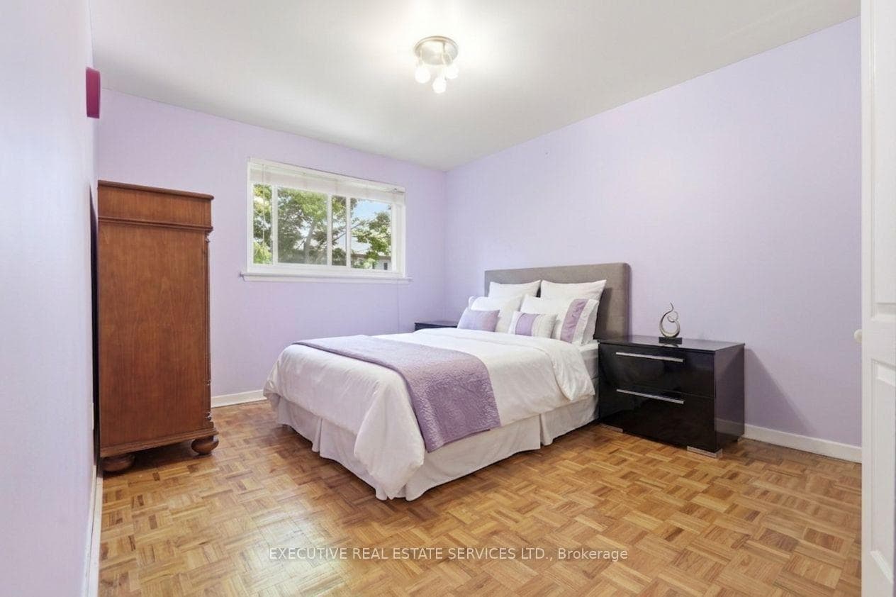 60 Chipwood Crescent photo 12