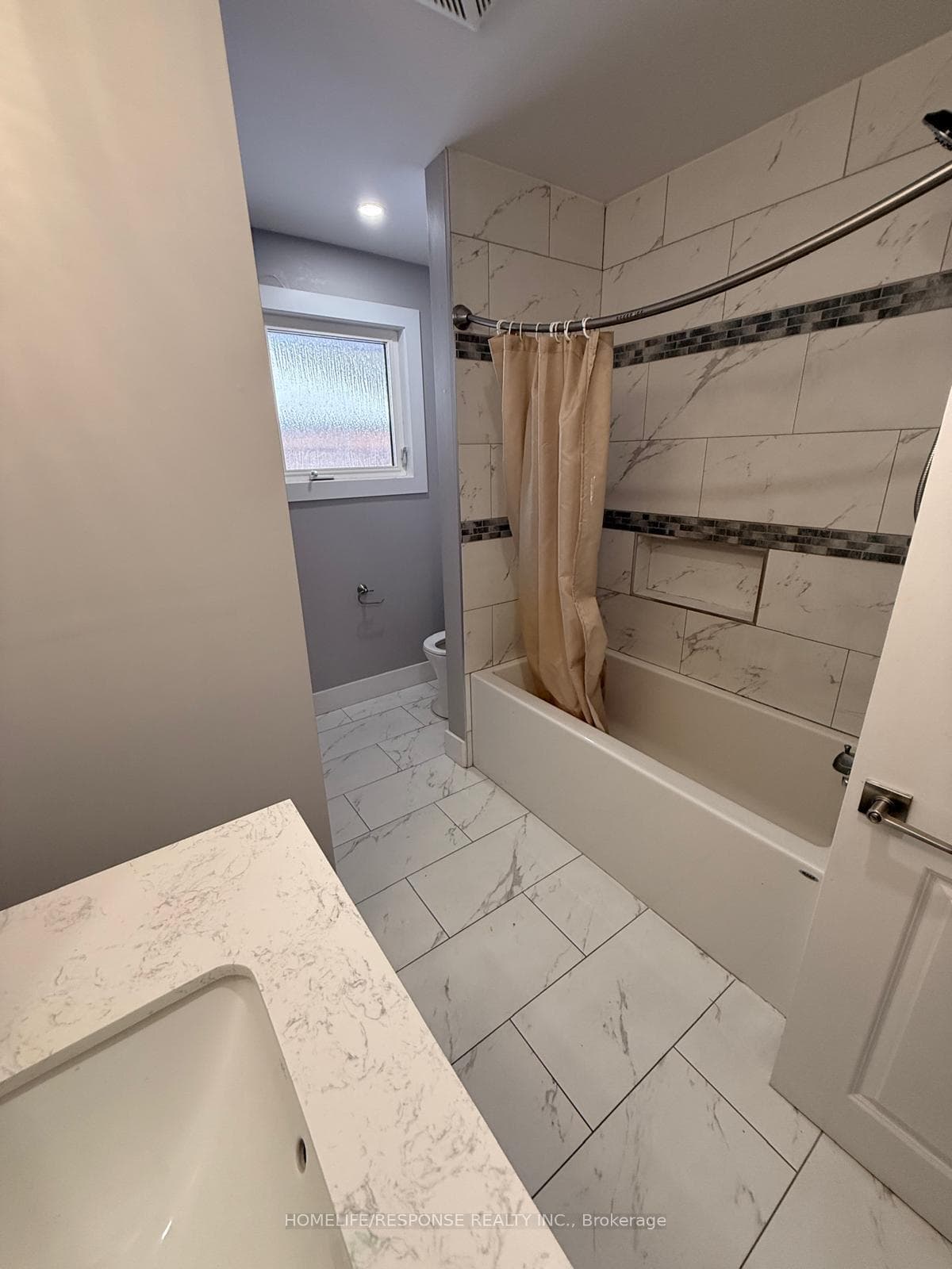 31 Varadi Avenue Unit UPPER photo 11